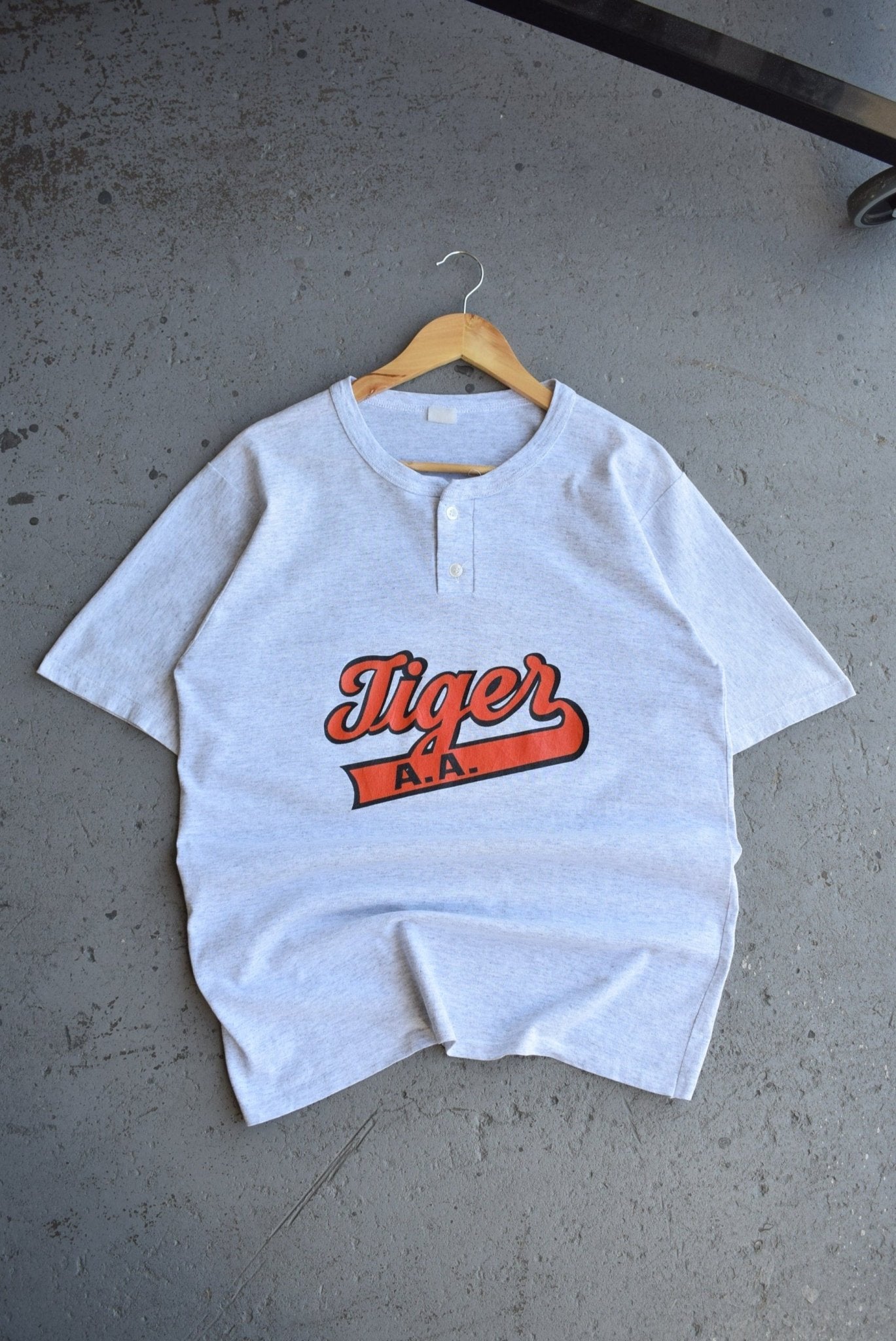 Vintage 80s Wilson x Detroit Tigers Baseball Tee (L) - Retrospective Store