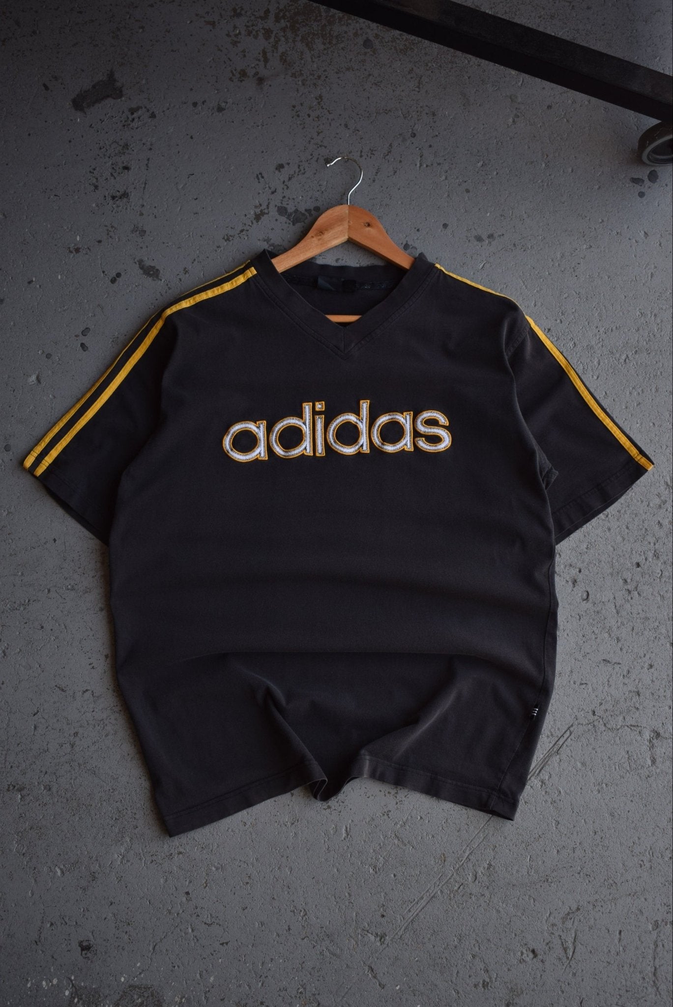 Vintage 90s Adidas Embroidered Spellout Tee (M/L) - Retrospective Store