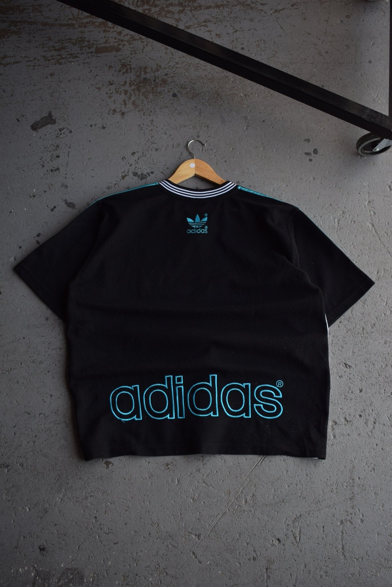 Vintage 90s Adidas Originals Spellout Embroidered Tee (L/XL) - Retrospective Store