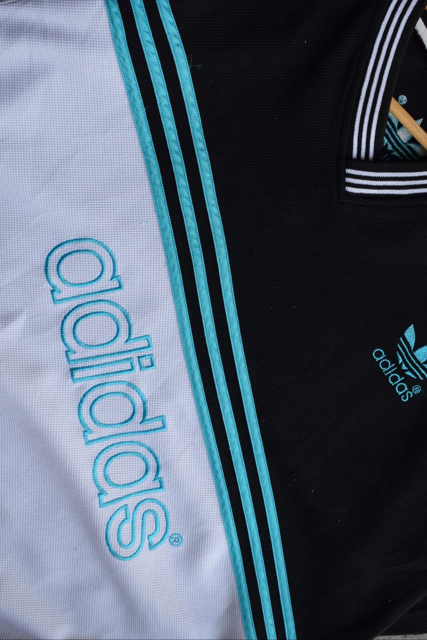 Vintage 90s Adidas Originals Spellout Embroidered Tee (L/XL) - Retrospective Store