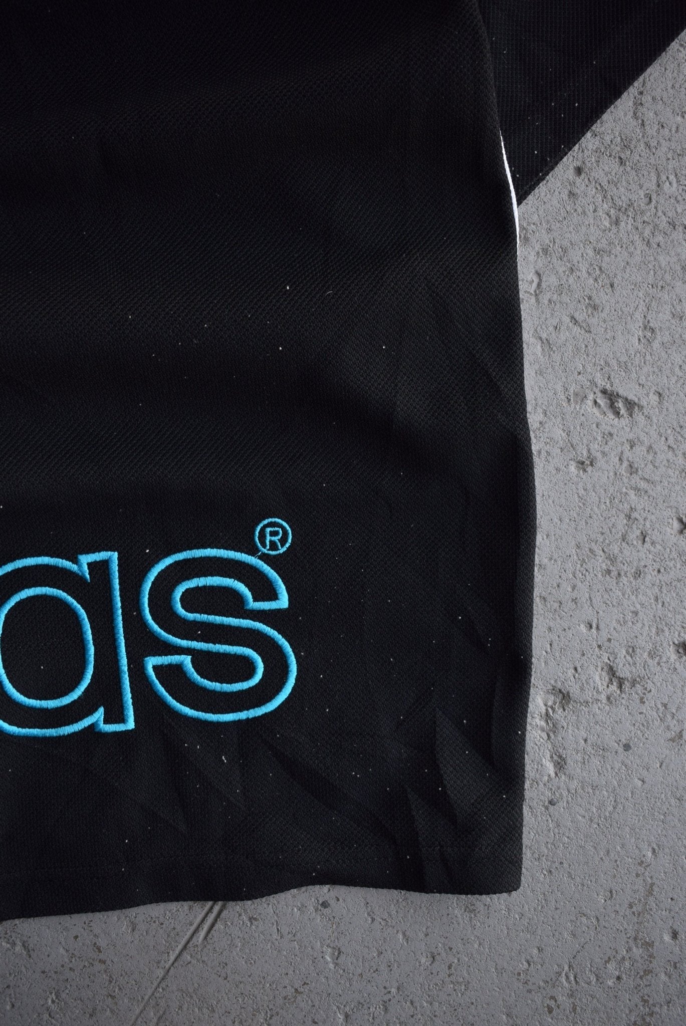 Vintage 90s Adidas Originals Spellout Embroidered Tee (L/XL) - Retrospective Store