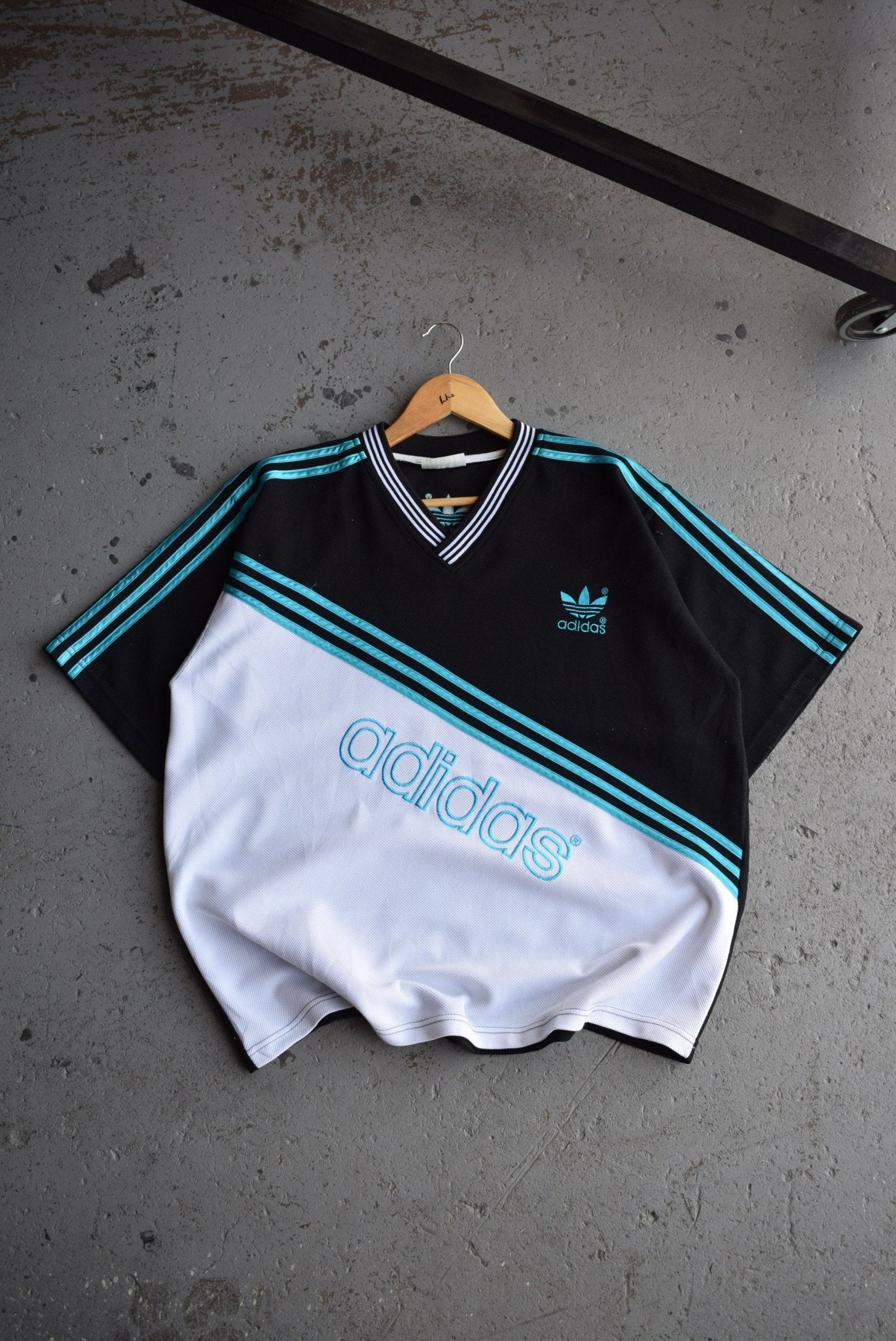 Vintage 90s Adidas Originals Spellout Embroidered Tee (L/XL) - Retrospective Store
