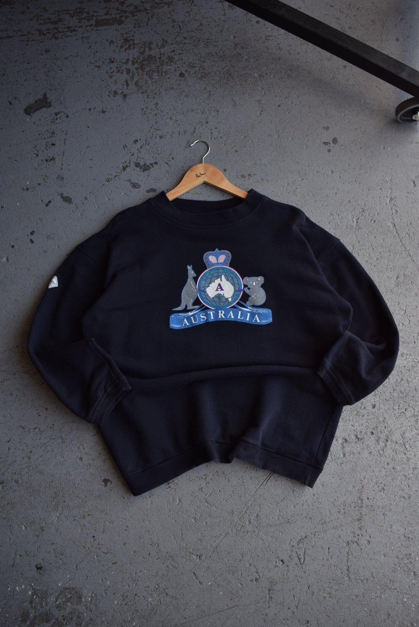 Vintage 90s Australia Graphic Crewneck (L) - Retrospective Store