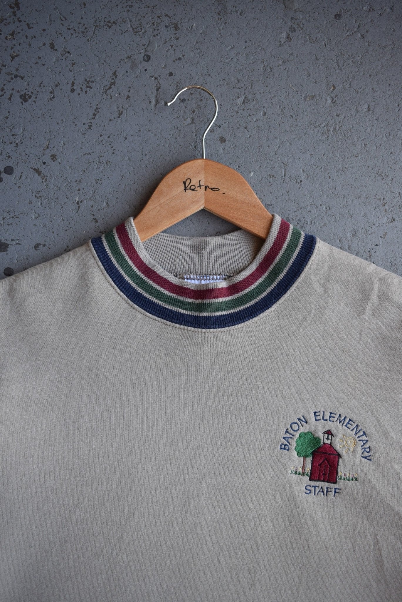 Vintage 90s Baton Elementary Staff Embroidered Crewneck (M) - Retrospective Store