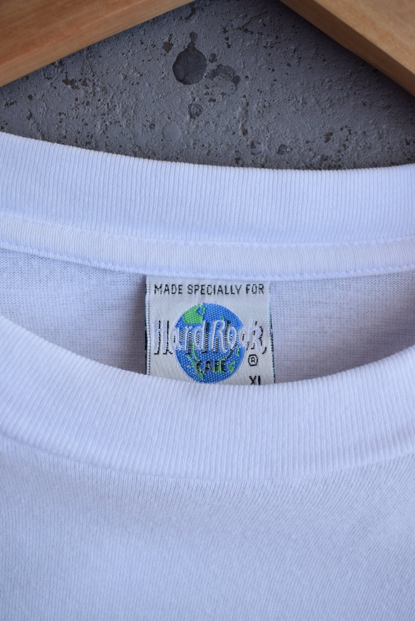 Vintage 90s Hard Rock Cafe Guangzhou Tee (L) - Retrospective Store