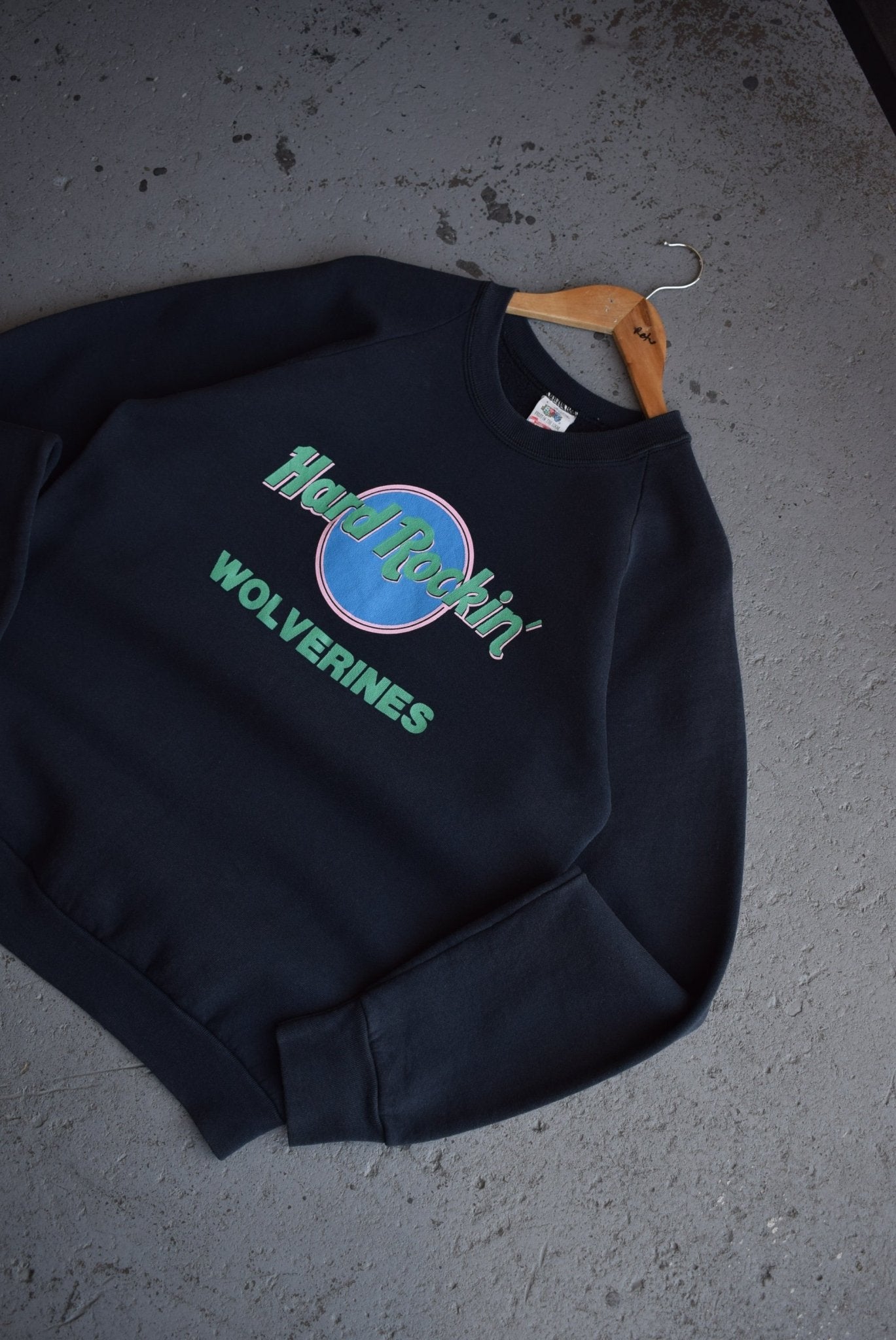 Vintage 90s Hard Rockin' Wolverines Crewneck (M) - Retrospective Store