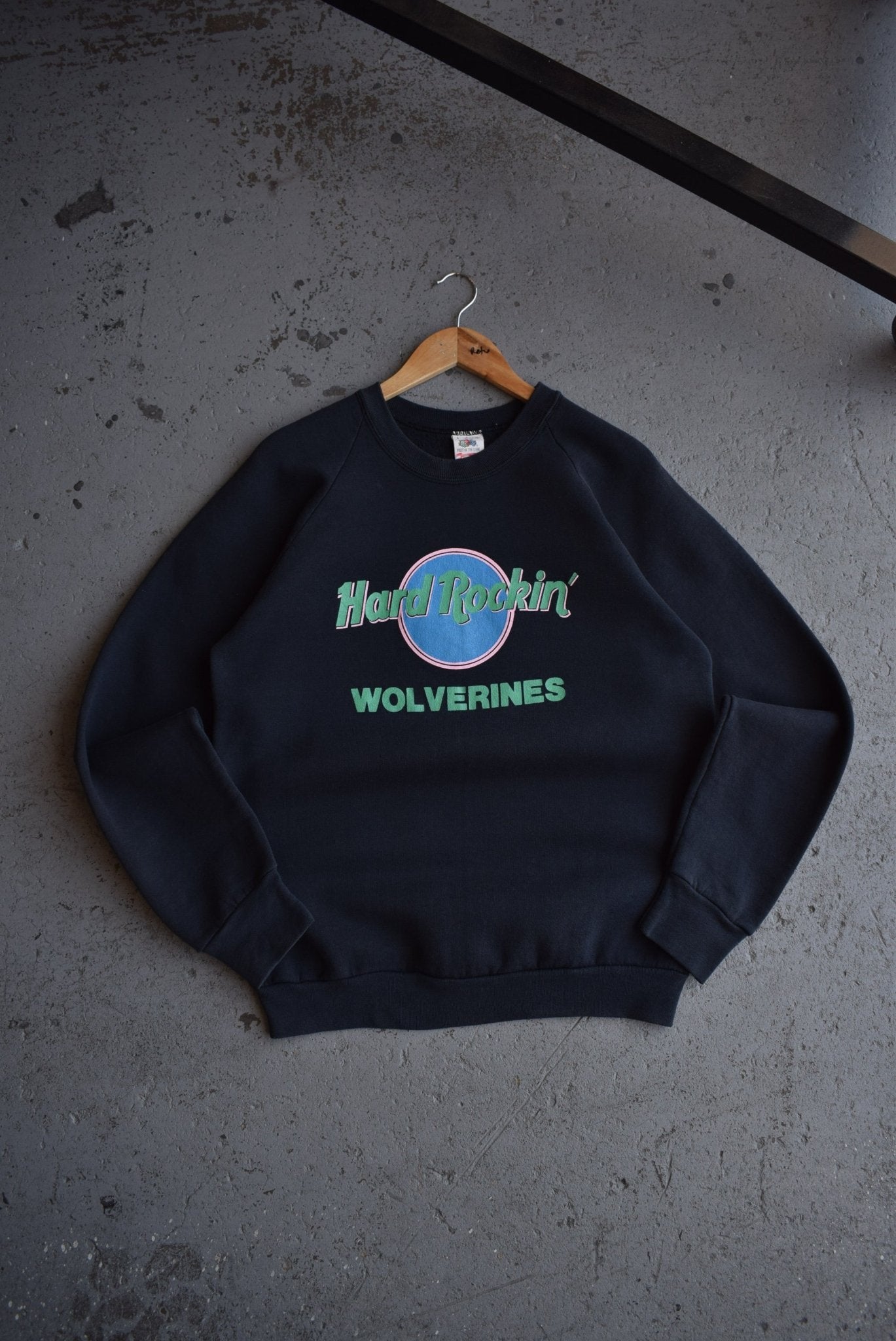 Vintage 90s Hard Rockin' Wolverines Crewneck (M) - Retrospective Store