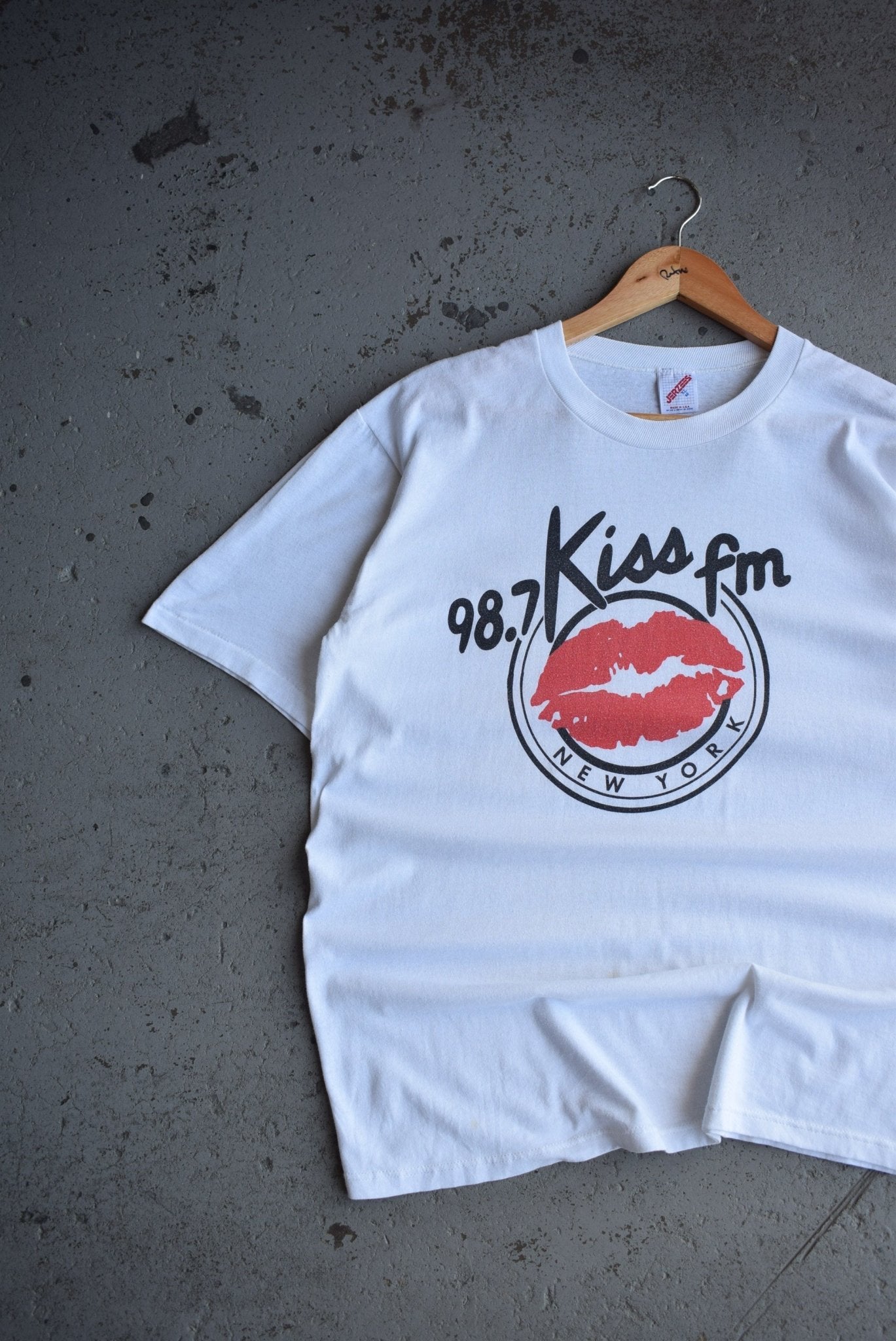 Vintage 90s Kiss FM New York Tee (L) - Retrospective Store