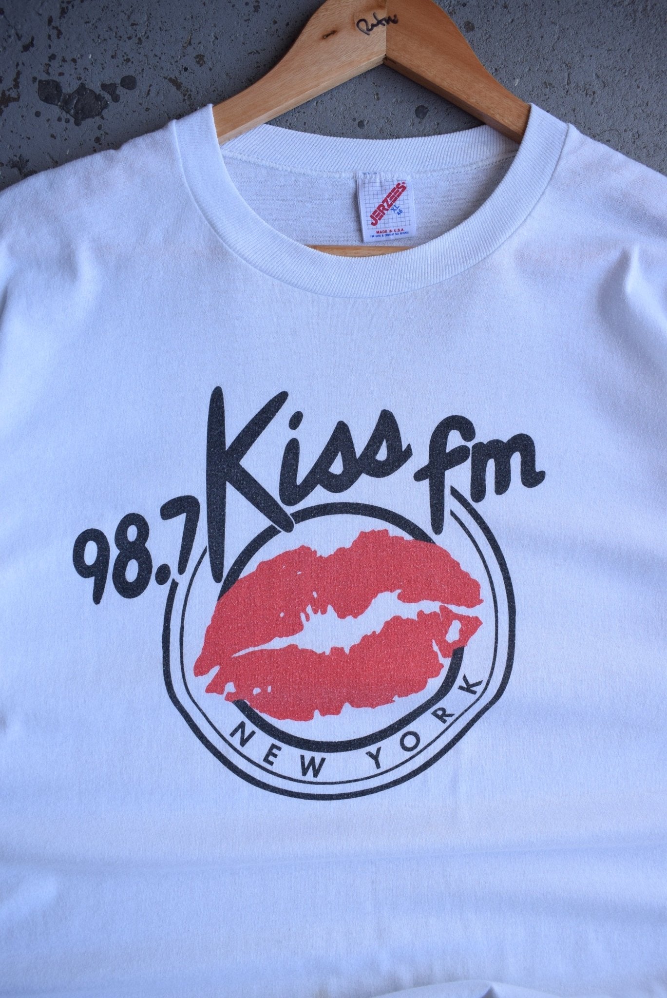 Vintage 90s Kiss FM New York Tee (L) - Retrospective Store