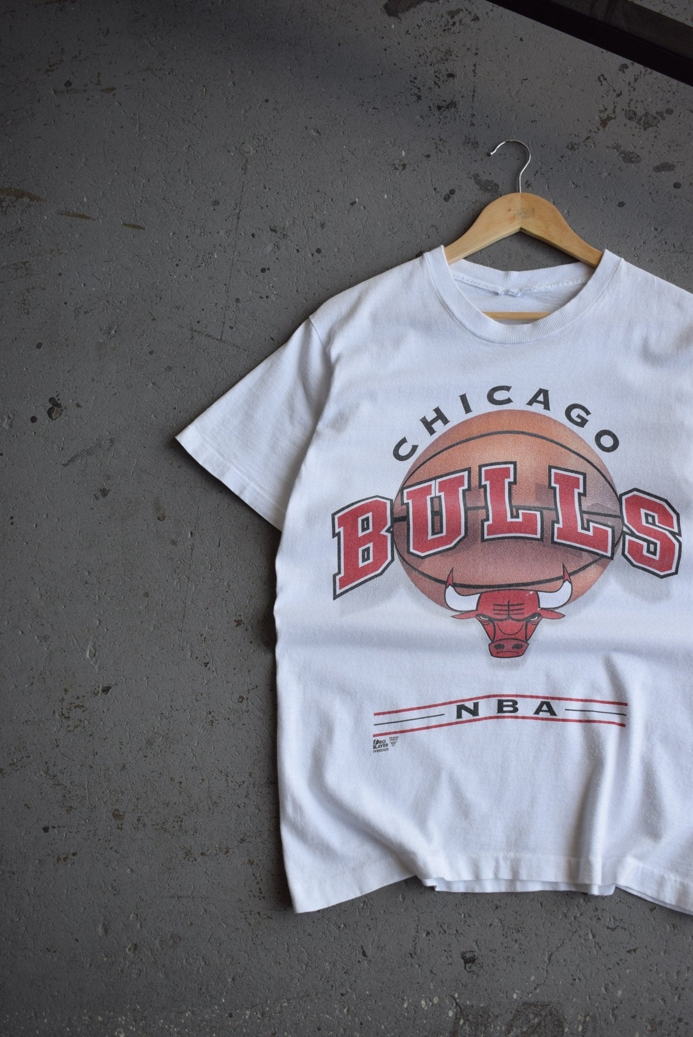 Vintage 90s NBA Chicago Bulls Tee (M) - Retrospective Store
