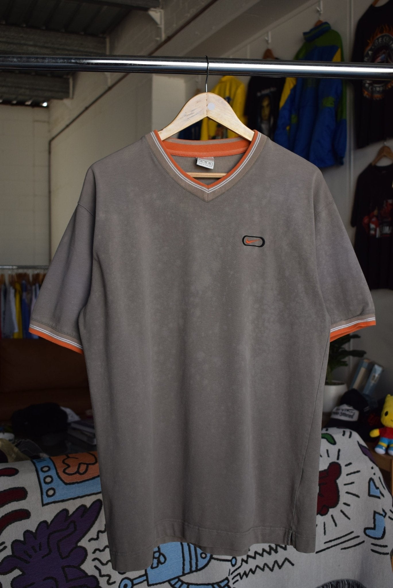 Vintage 90s Nike Classic Logo Embroidered Tee (L/XL) - Retrospective Store