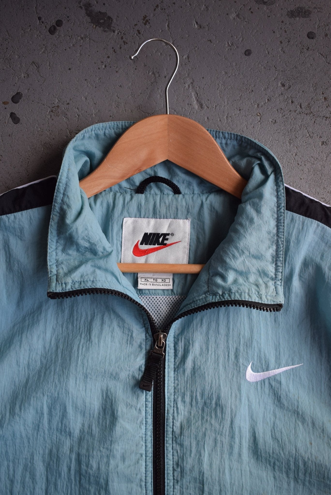 Vintage 90s Nike Classic Logo Embroidered Windbreaker Jacket (XL) - Retrospective Store