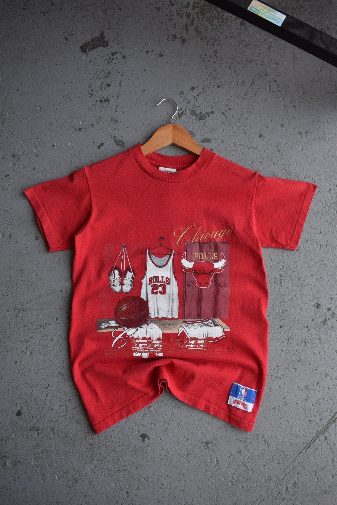 Vintage 90s Nutmeg x NBA Chicago Bulls Tee (XS) - Retrospective Store