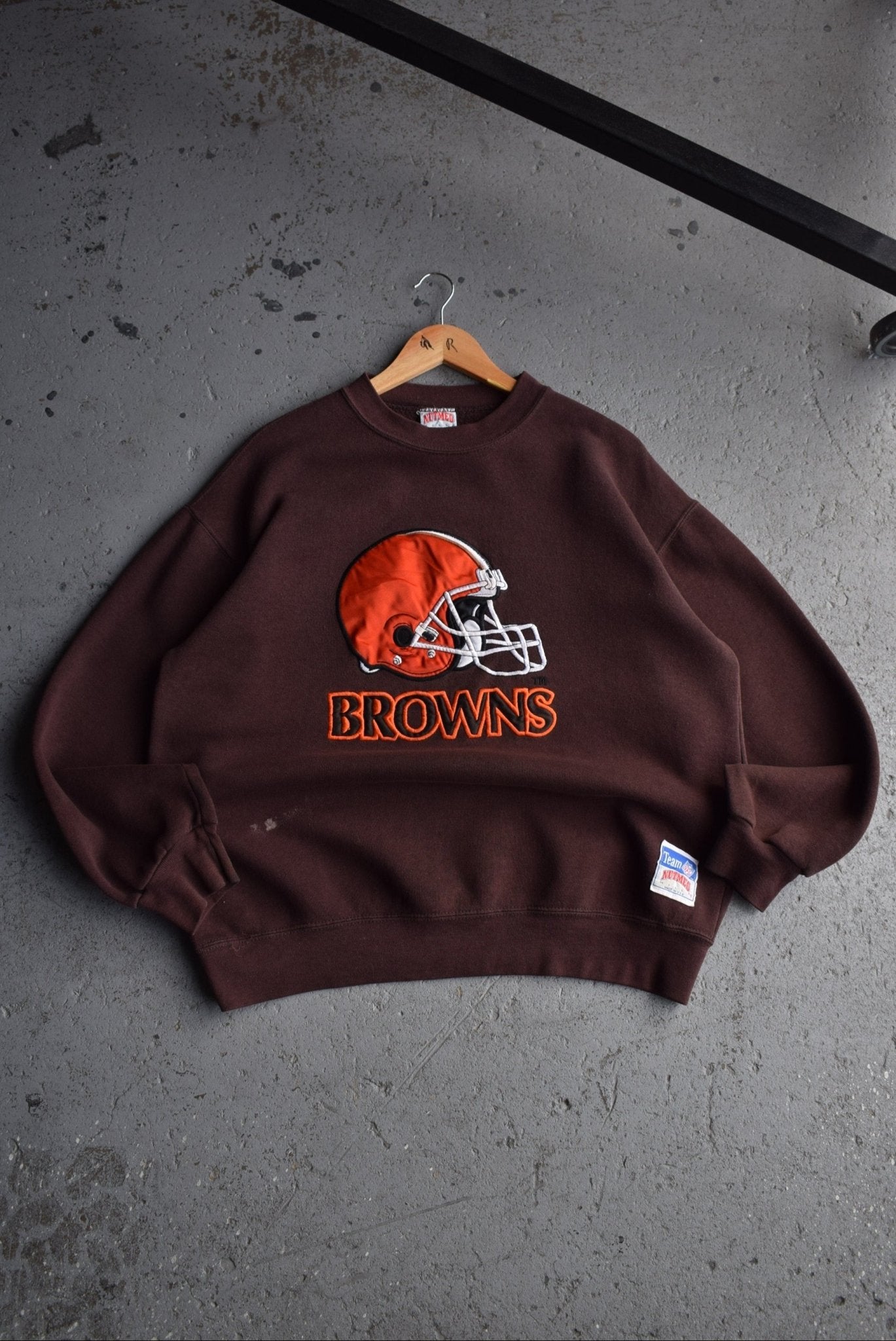 Vintage 90s Nutmeg x NFL Cleveland Browns Embroidered Crewneck (L) - Retrospective Store