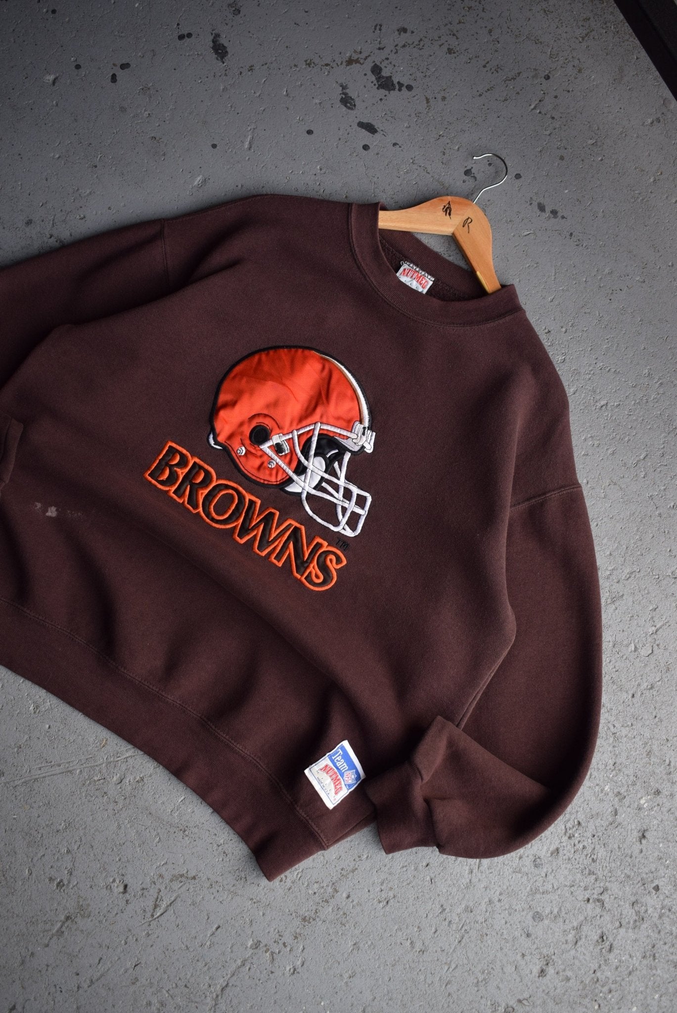 Vintage 90s Nutmeg x NFL Cleveland Browns Embroidered Crewneck (L) - Retrospective Store