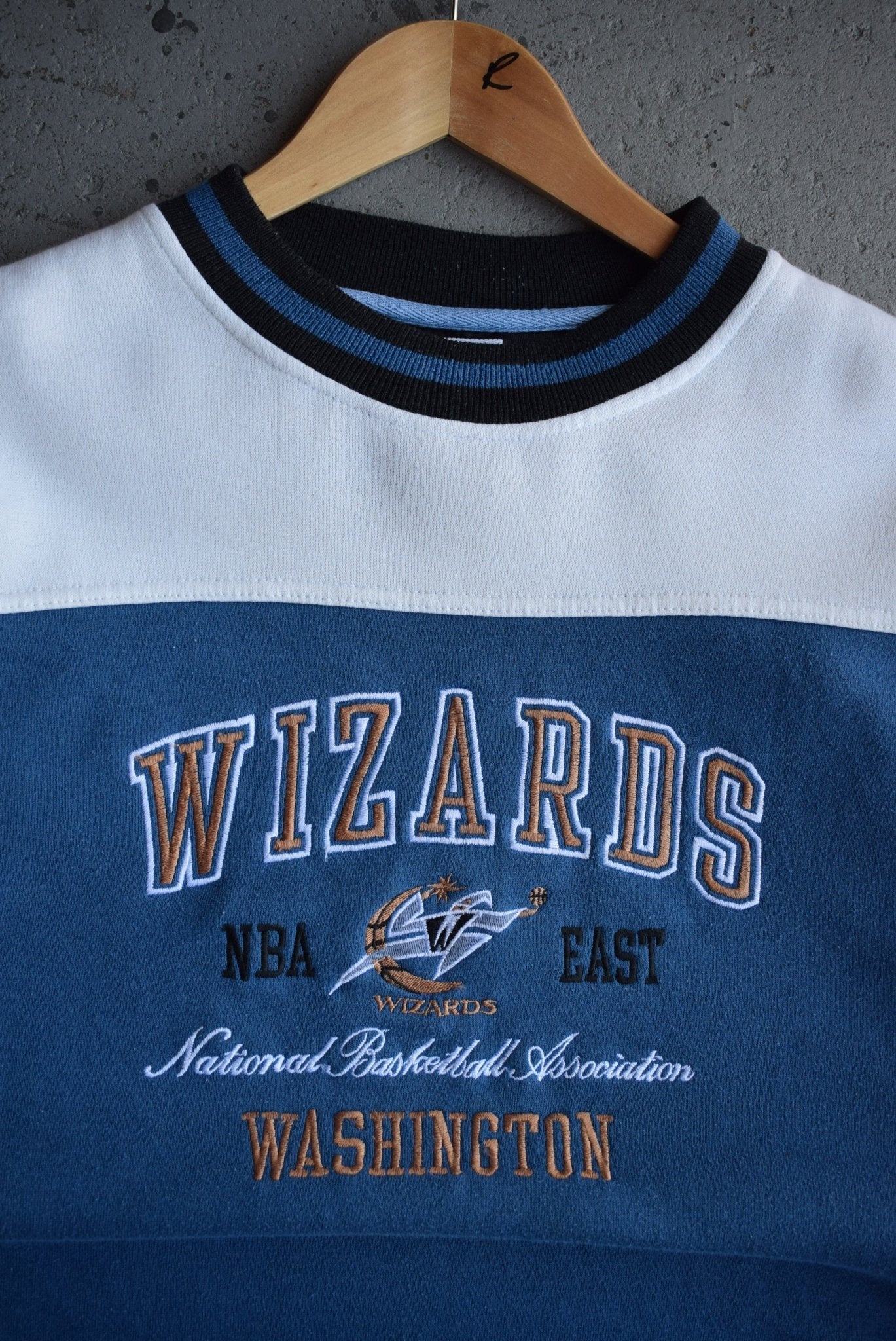Vintage 90s Pro - Player x NBA Washington Wizards Embroidered Crewneck (L) - Retrospective Store