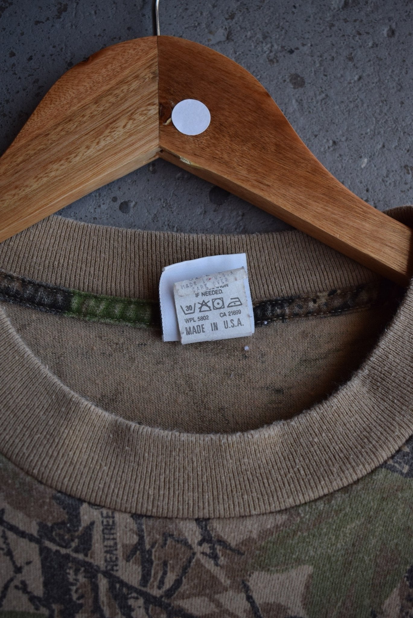 Vintage 90s Real Tree Pocket Tee (L) - Retrospective Store