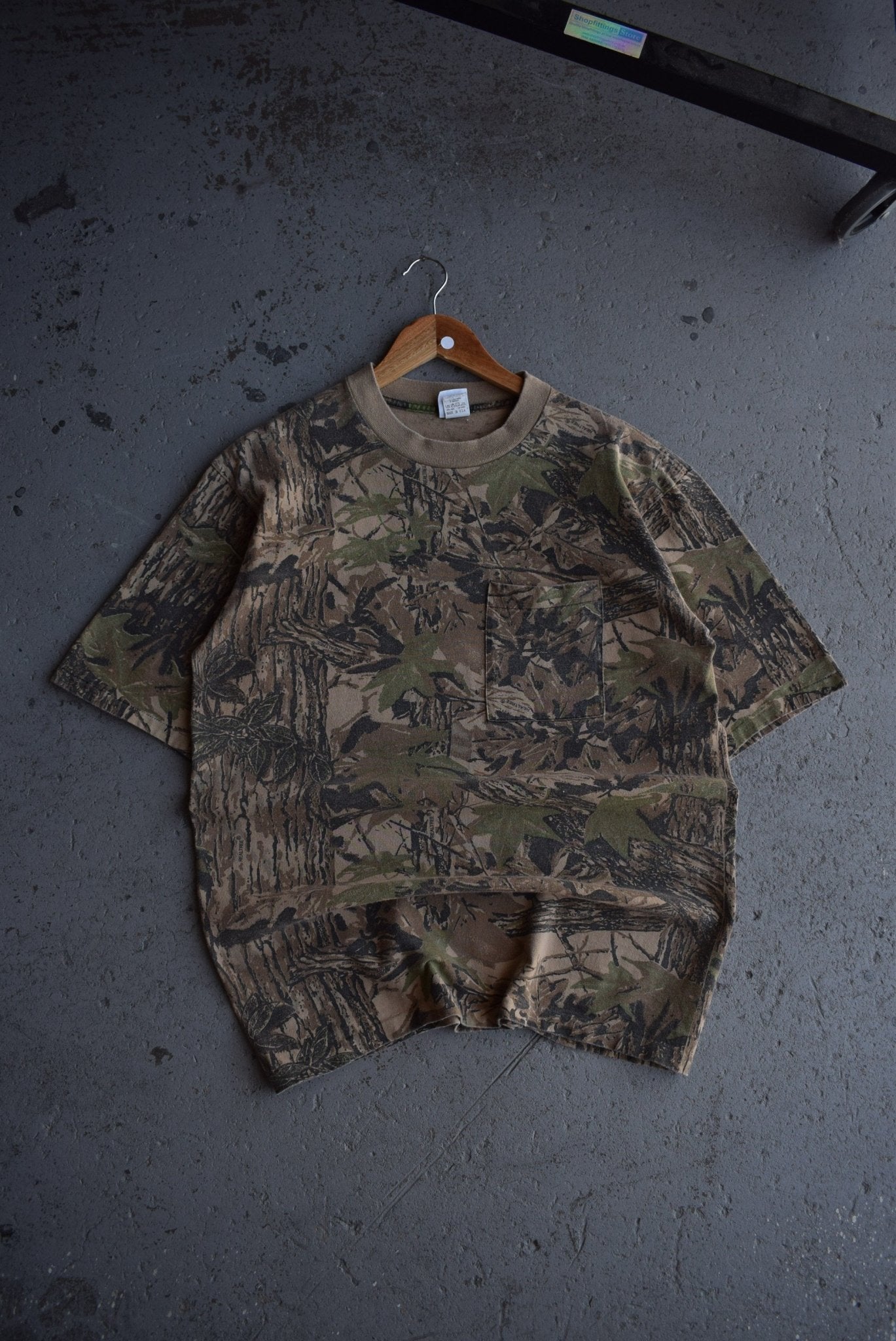 Vintage 90s Real Tree Pocket Tee (L) - Retrospective Store