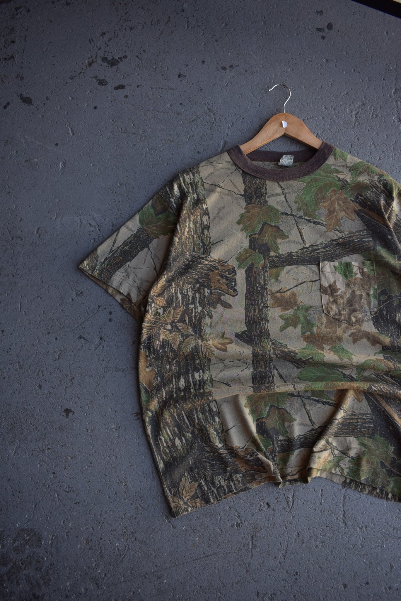 Vintage 90s Realtree Pocket Tee (L) - Retrospective Store