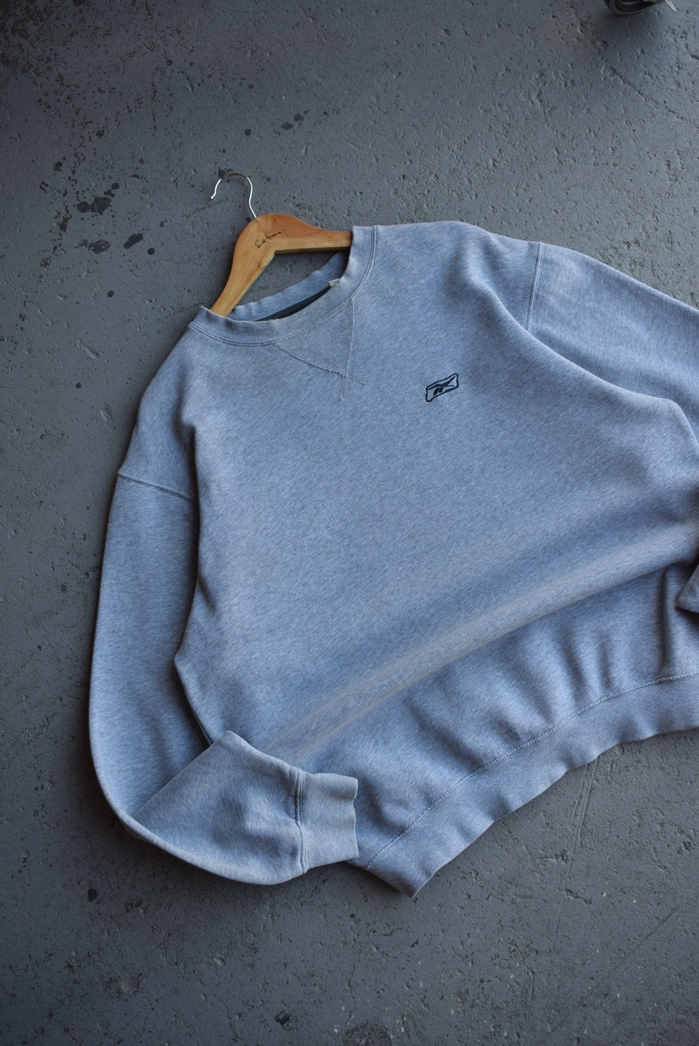 Vintage 90s Reebok Classic Logo Embroidered Crewneck (L) - Retrospective Store