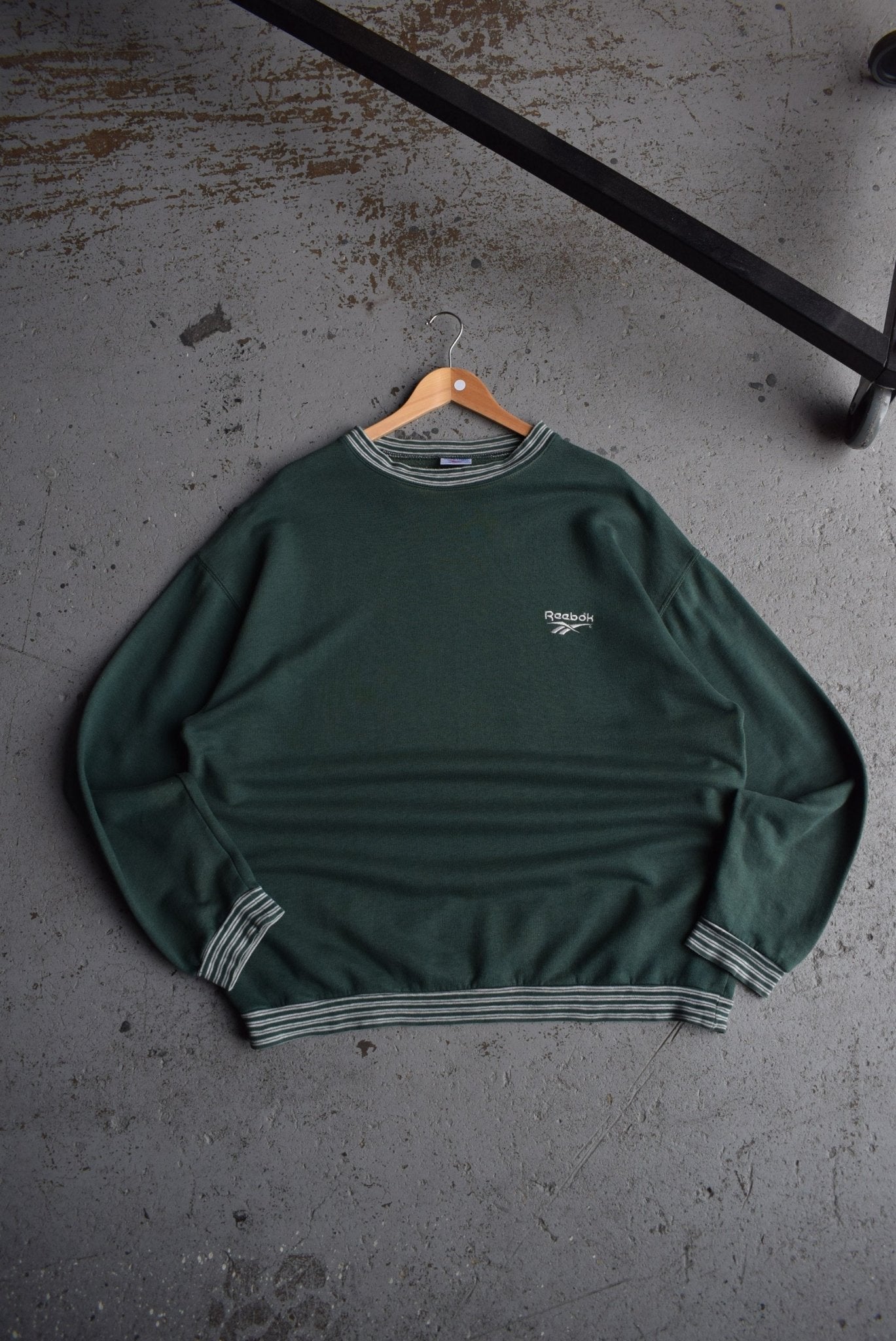 Vintage 90s Reebok Classic Logo Embroidered Crewneck (XL) - Retrospective Store