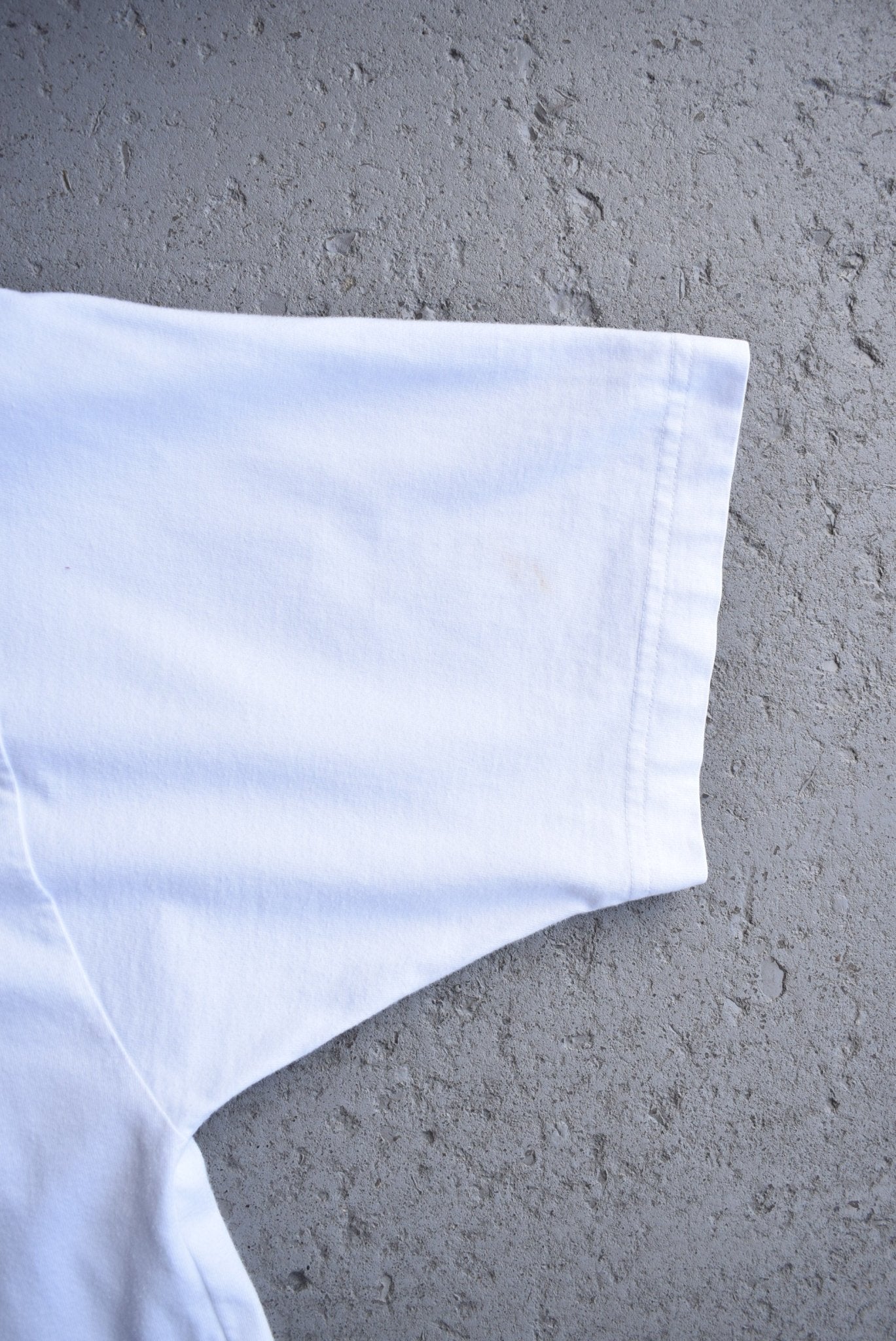 Vintage 90s Reebok Graphic Tee (M) - Retrospective Store