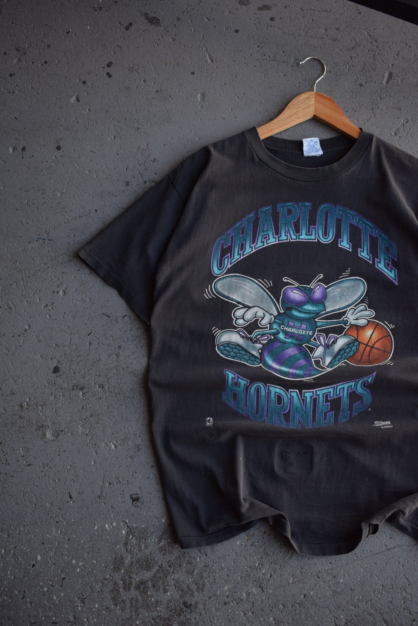 Vintage 90s Salem x NBA Charlotte Hornets Tee (M) - Retrospective Store