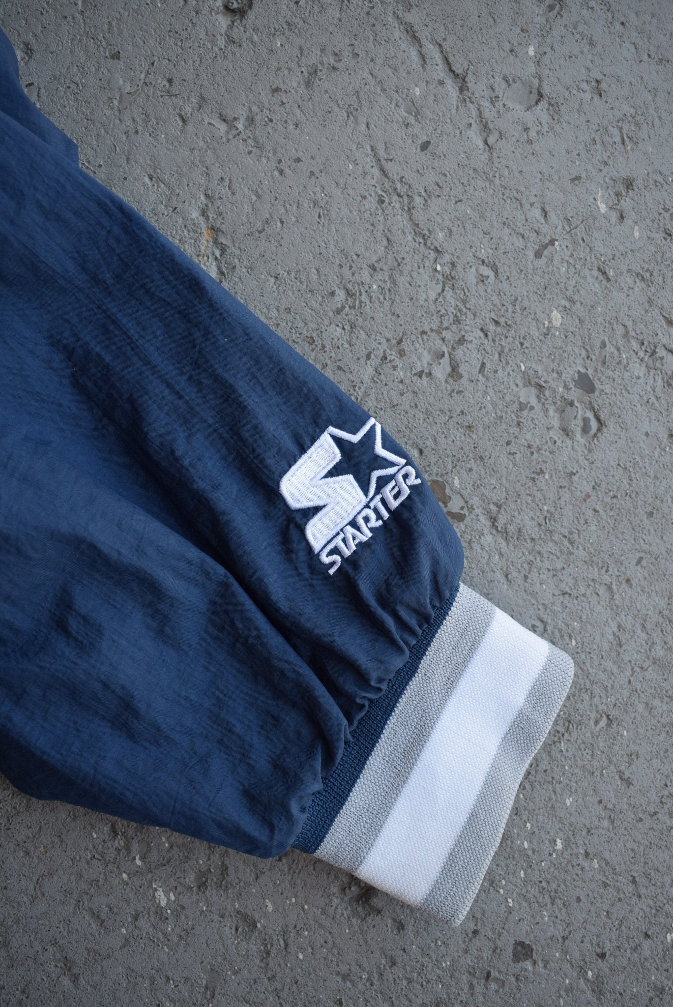 Vintage 90s Starter x MLB New York Yankees Baseball Embroidered Pullover Jacket (M) - Retrospective Store