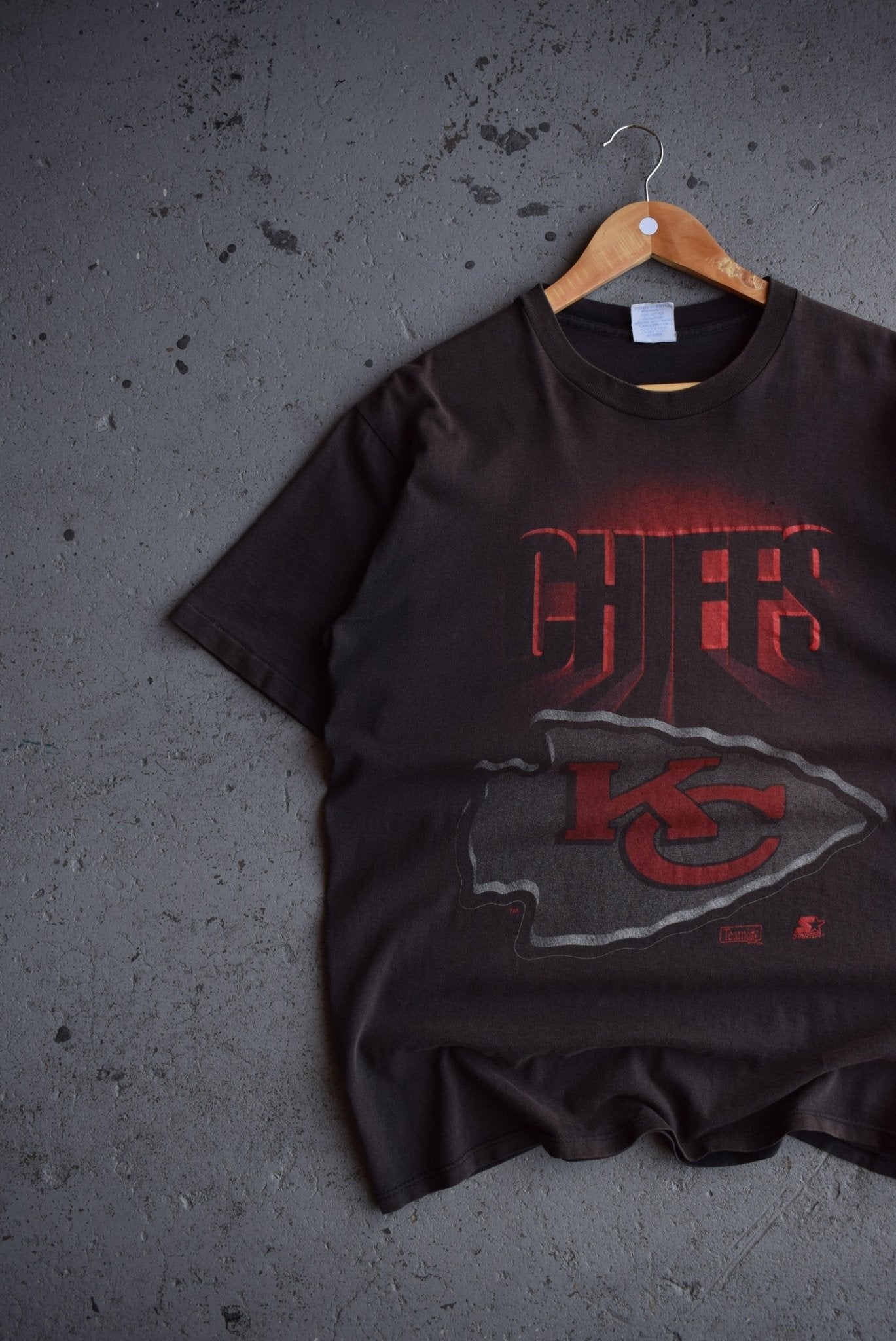 Vintage 90s Starter x NFL Kansas City Chiefs Tee (M/L) - Retrospective Store