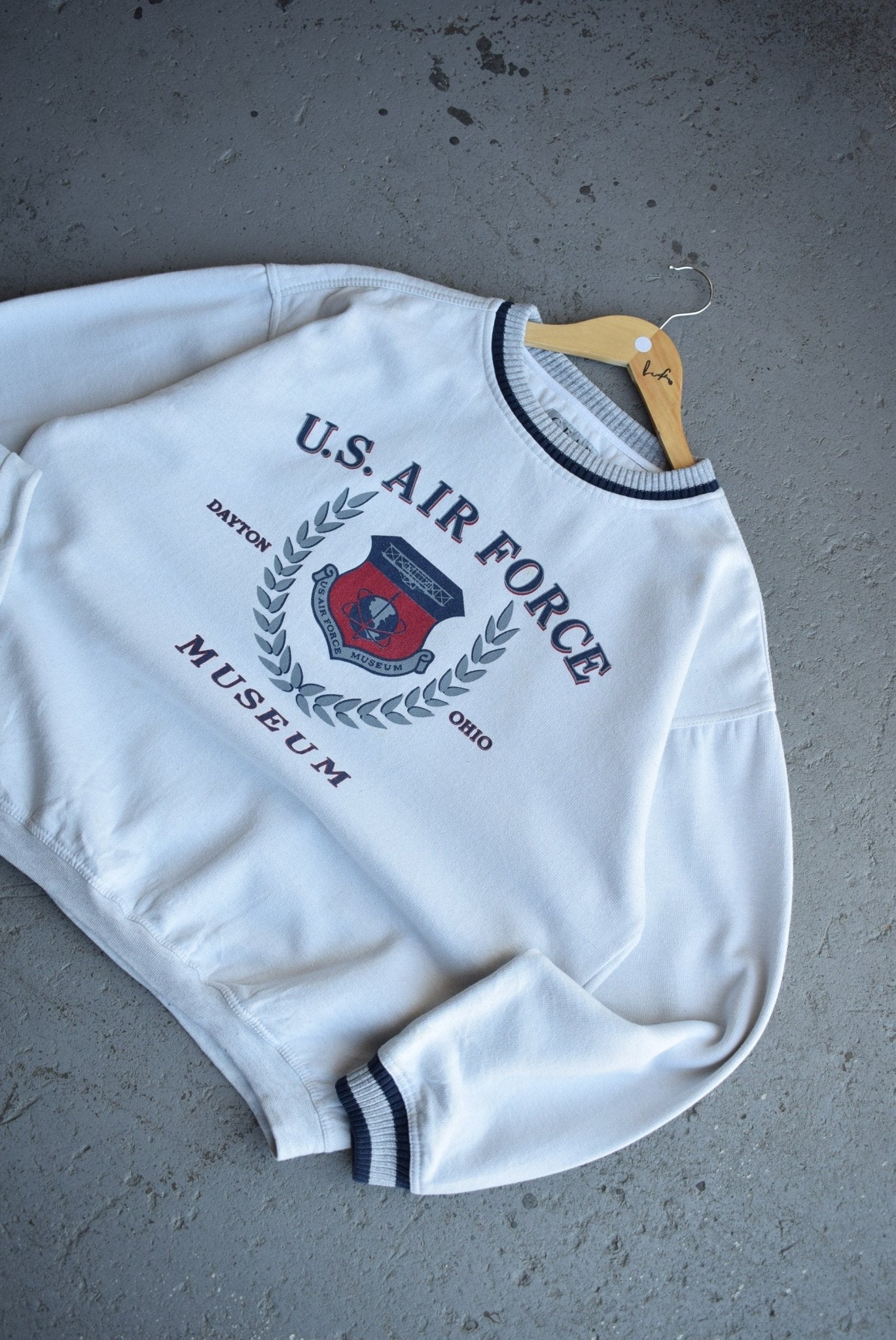 Vintage 90s United States Air Force Museum Graphic Crewneck (M) - Retrospective Store