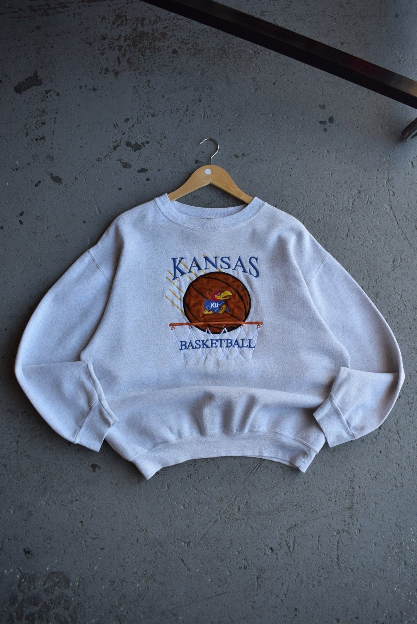 Vintage 90s University of Kansas Basketball Embroidered Crewneck (M) - Retrospective Store