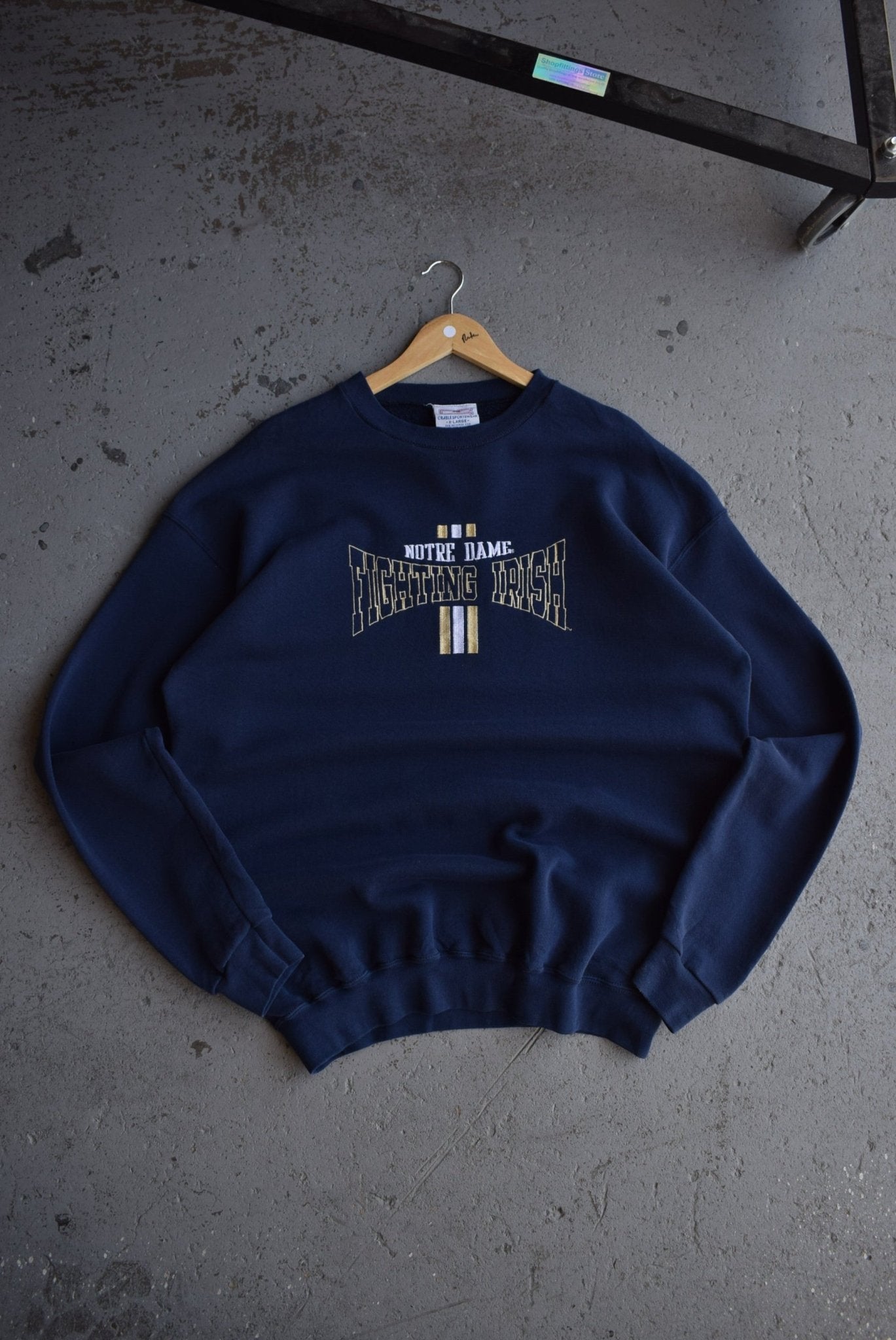 Vintage 90s University of Notre Dame Fighting Irish Embroidered Crewneck (XL) - Retrospective Store
