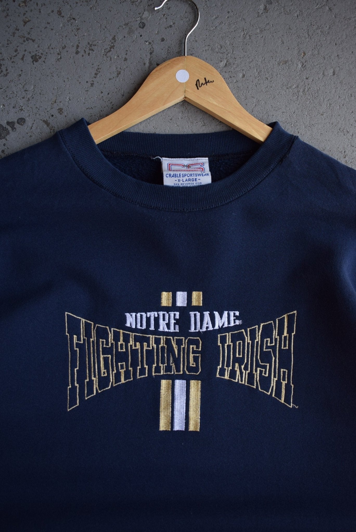 Vintage 90s University of Notre Dame Fighting Irish Embroidered Crewneck (XL) - Retrospective Store