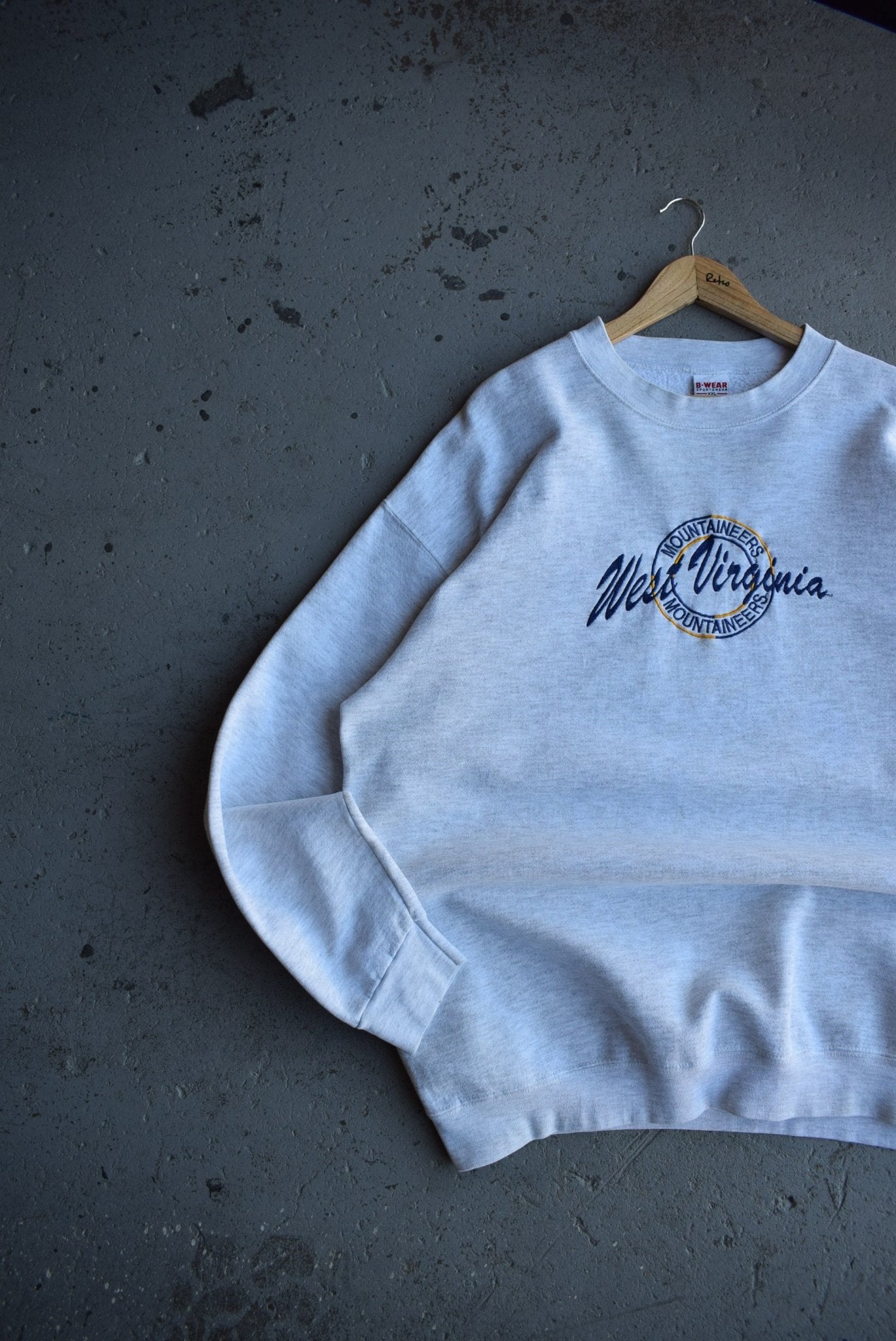 Vintage 90s West Virginia University Embroidered Crewneck (XXL) - Retrospective Store