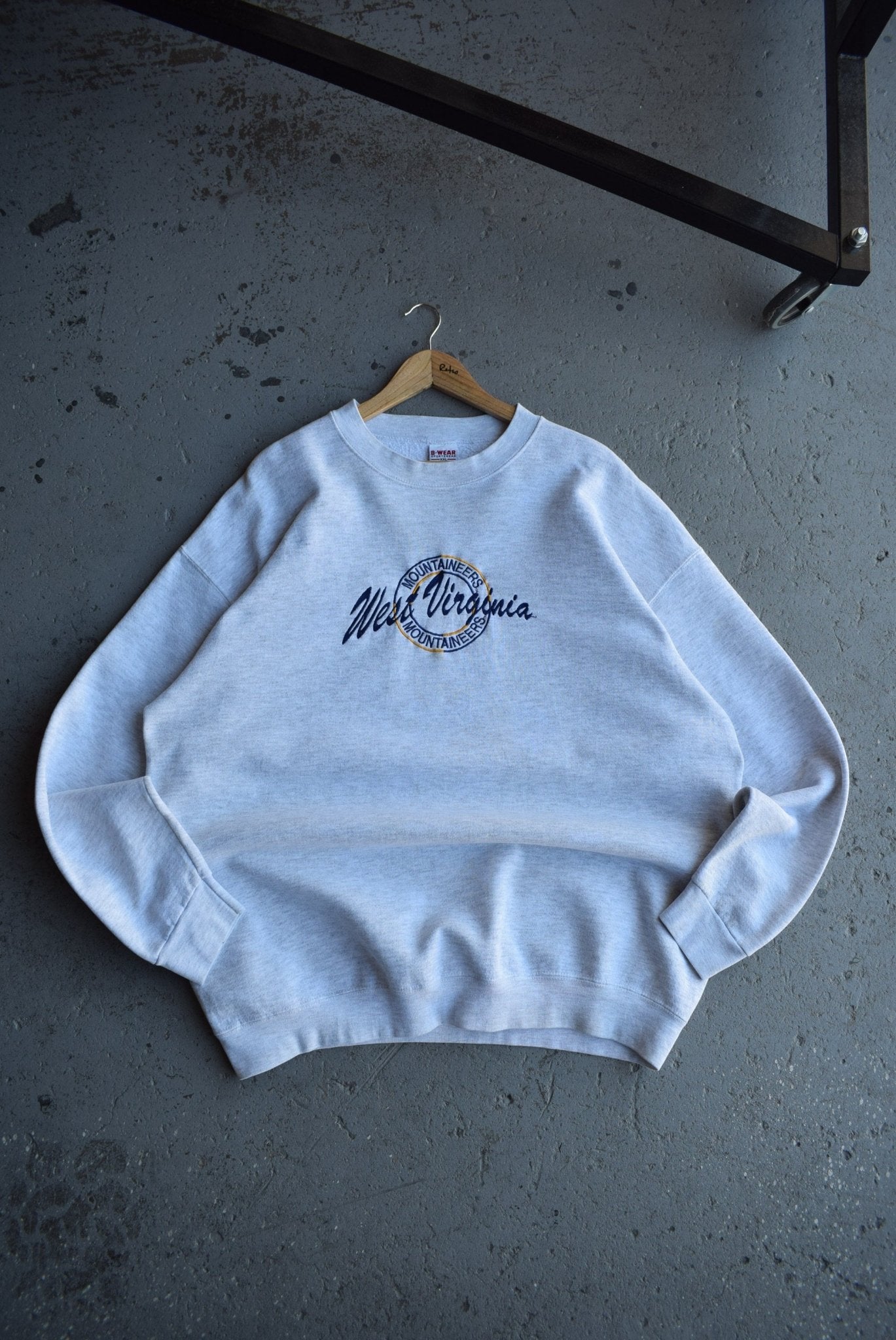 Vintage 90s West Virginia University Embroidered Crewneck (XXL) - Retrospective Store
