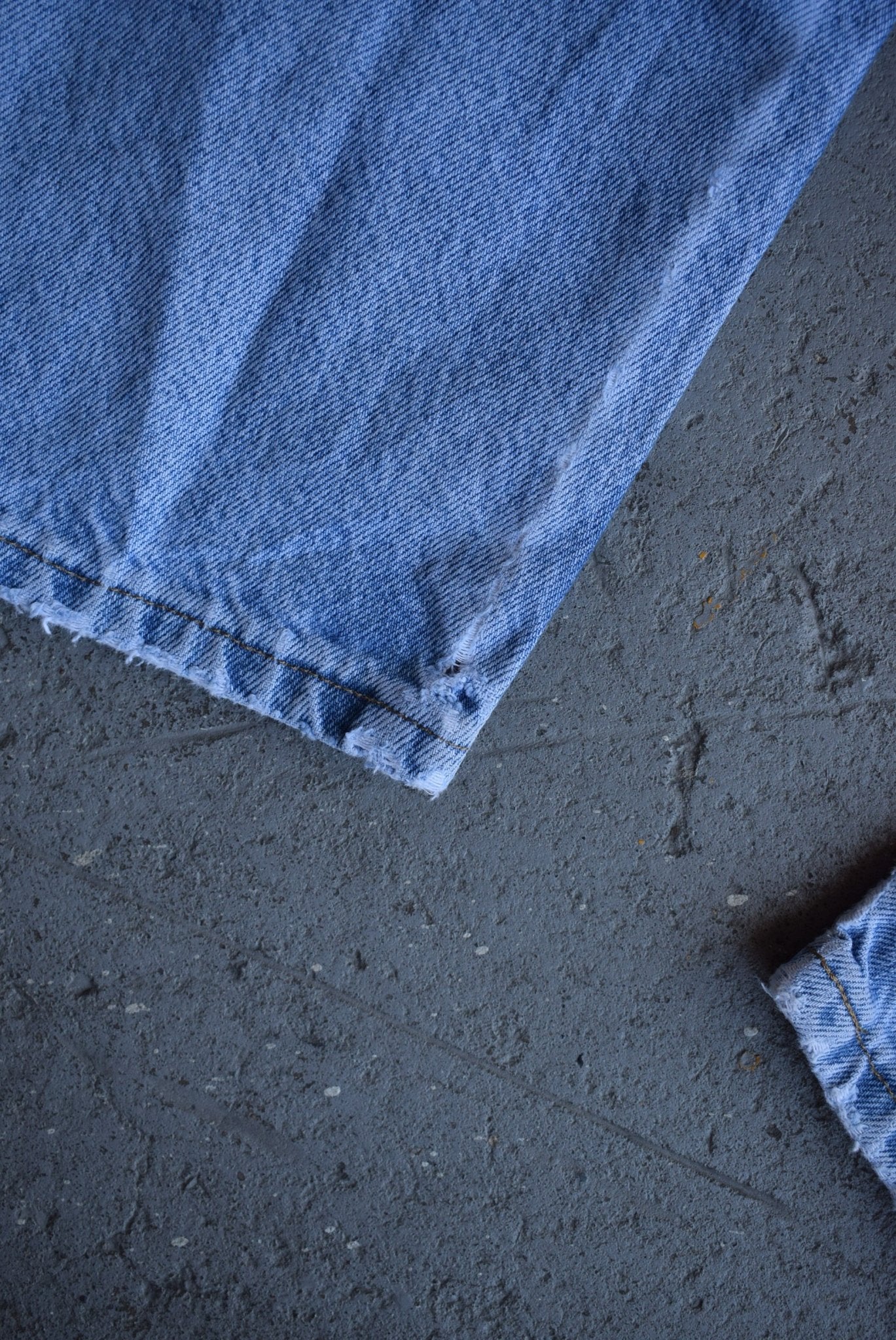 Vintage Carhartt Classic Logo Jeans (36) - Retrospective Store