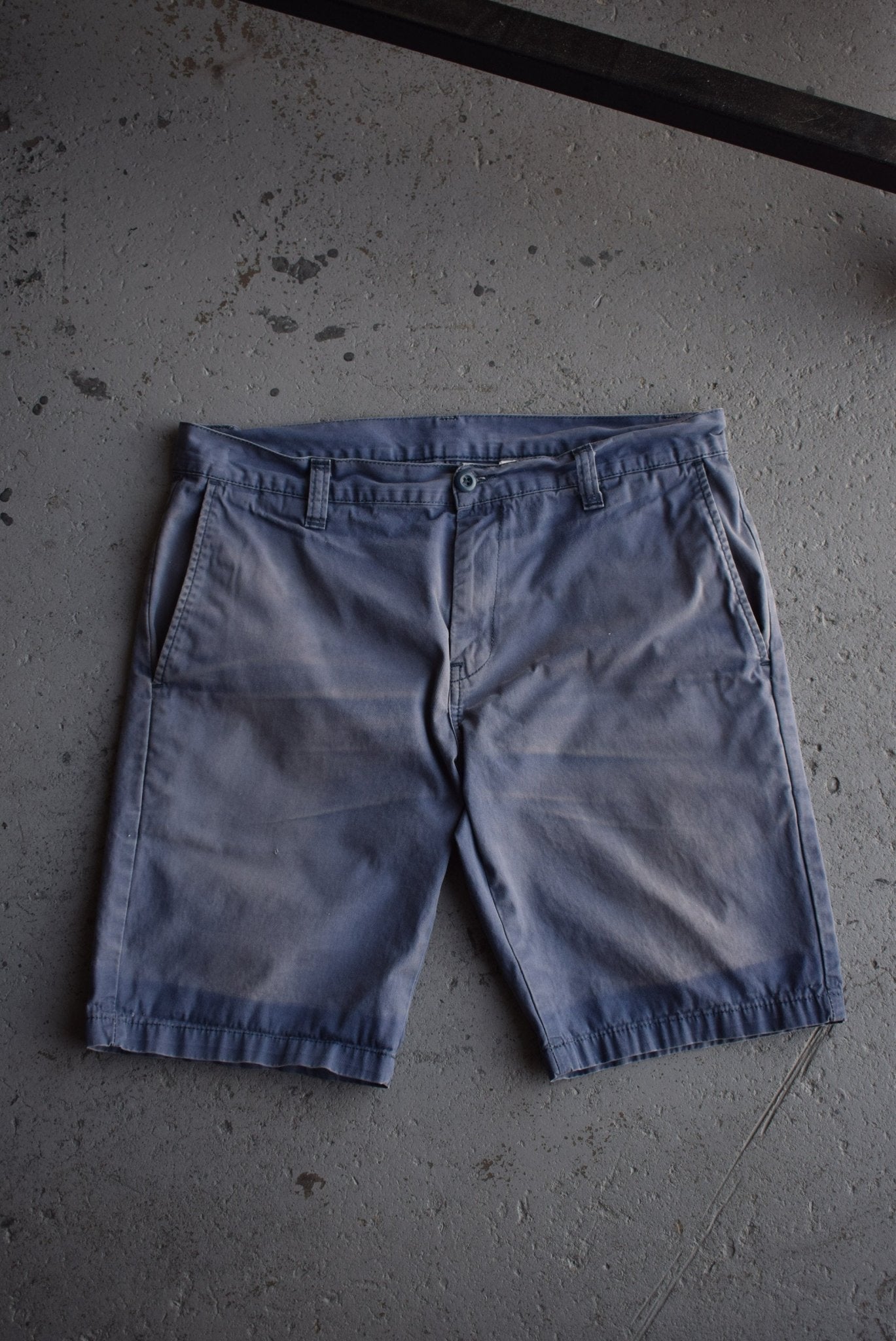 Vintage Carhartt Classic Logo Shorts (34) - Retrospective Store