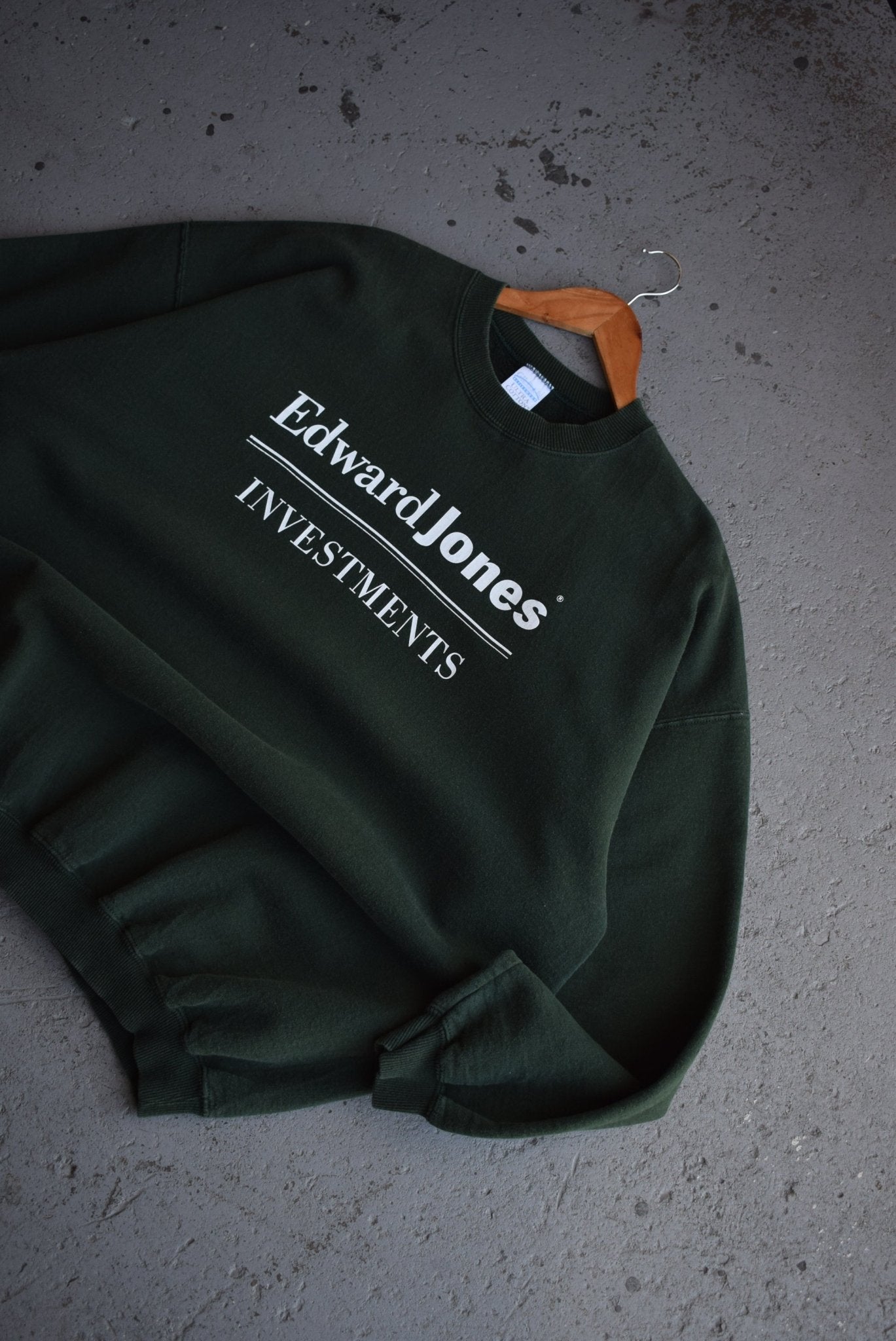 Vintage Edward Jones Investments Graphic Crewneck (XXL) - Retrospective Store