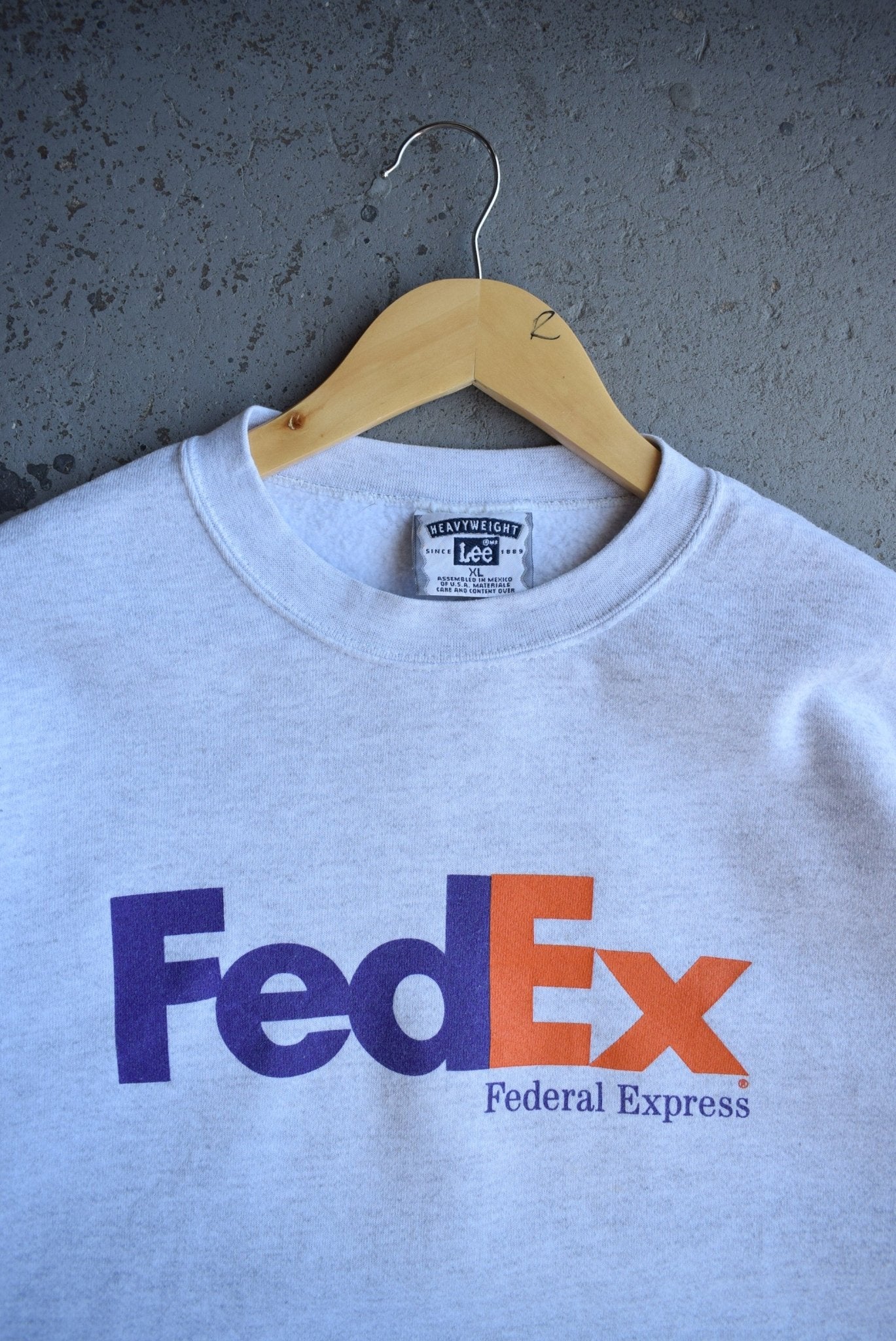 Vintage FedEx Graphic Crewneck (L/XL) - Retrospective Store