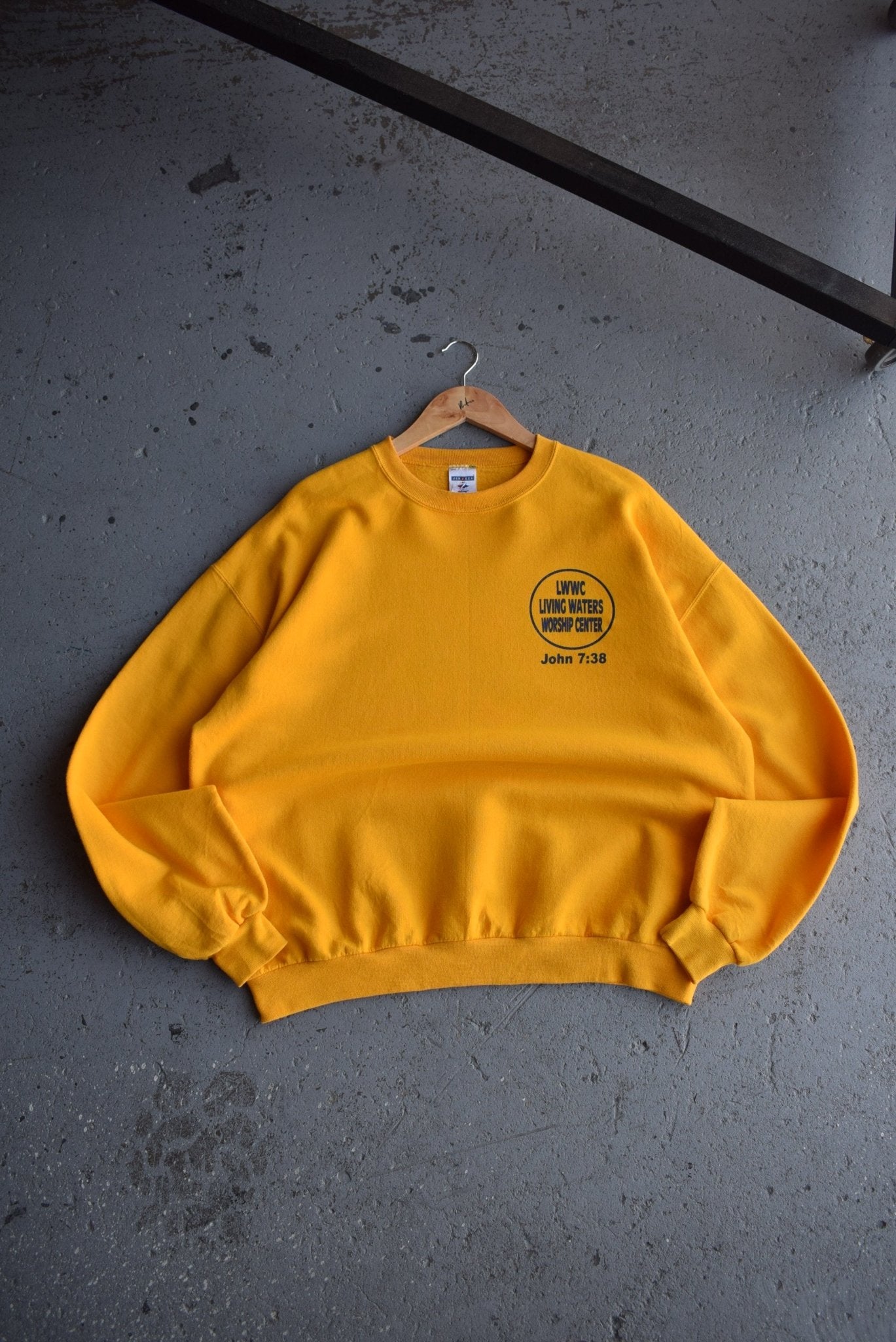 Vintage Golden Group Worship Center Graphic Crewneck (XL) - Retrospective Store