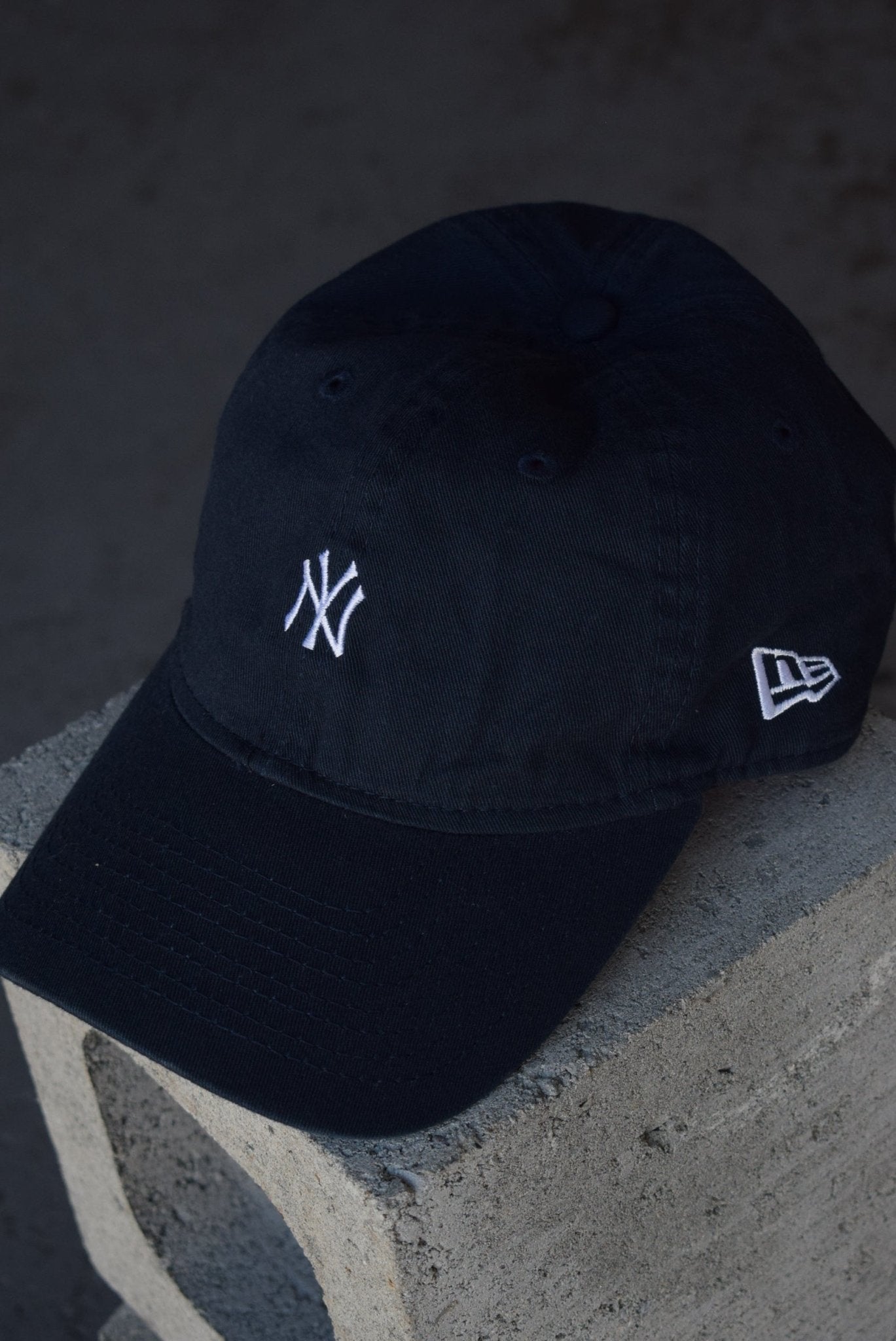 Vintage MLB New York Yankees Embroidered Hat - Retrospective Store