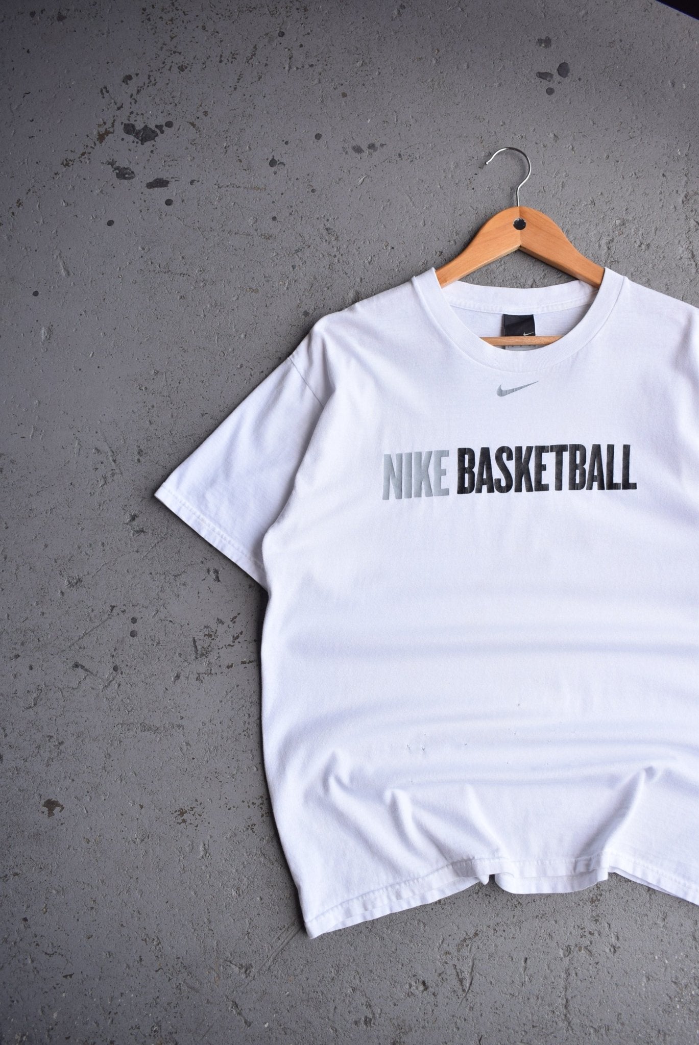 Vintage Nike Basketball Tee (M) - Retrospective Store