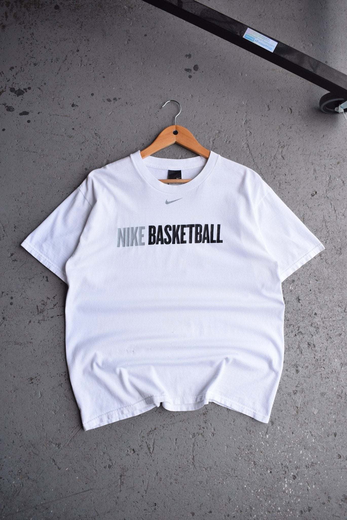 Vintage Nike Basketball Tee (M) - Retrospective Store