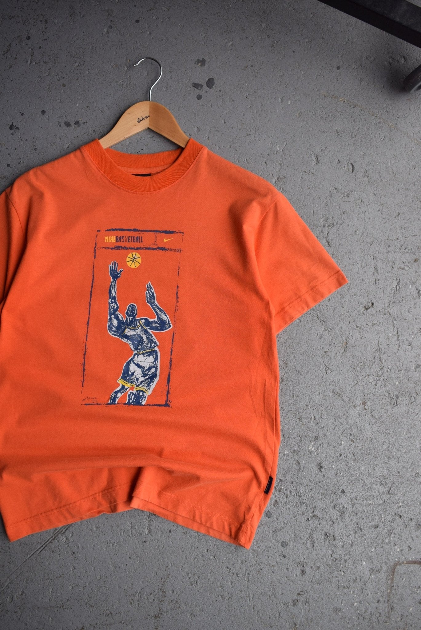 Vintage Nike Basketball Tee (S) - Retrospective Store