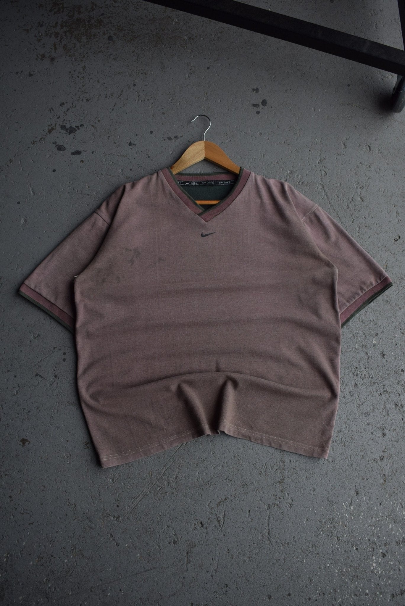 Vintage Nike Centre Swoosh Embroidered Tee (L) - Retrospective Store