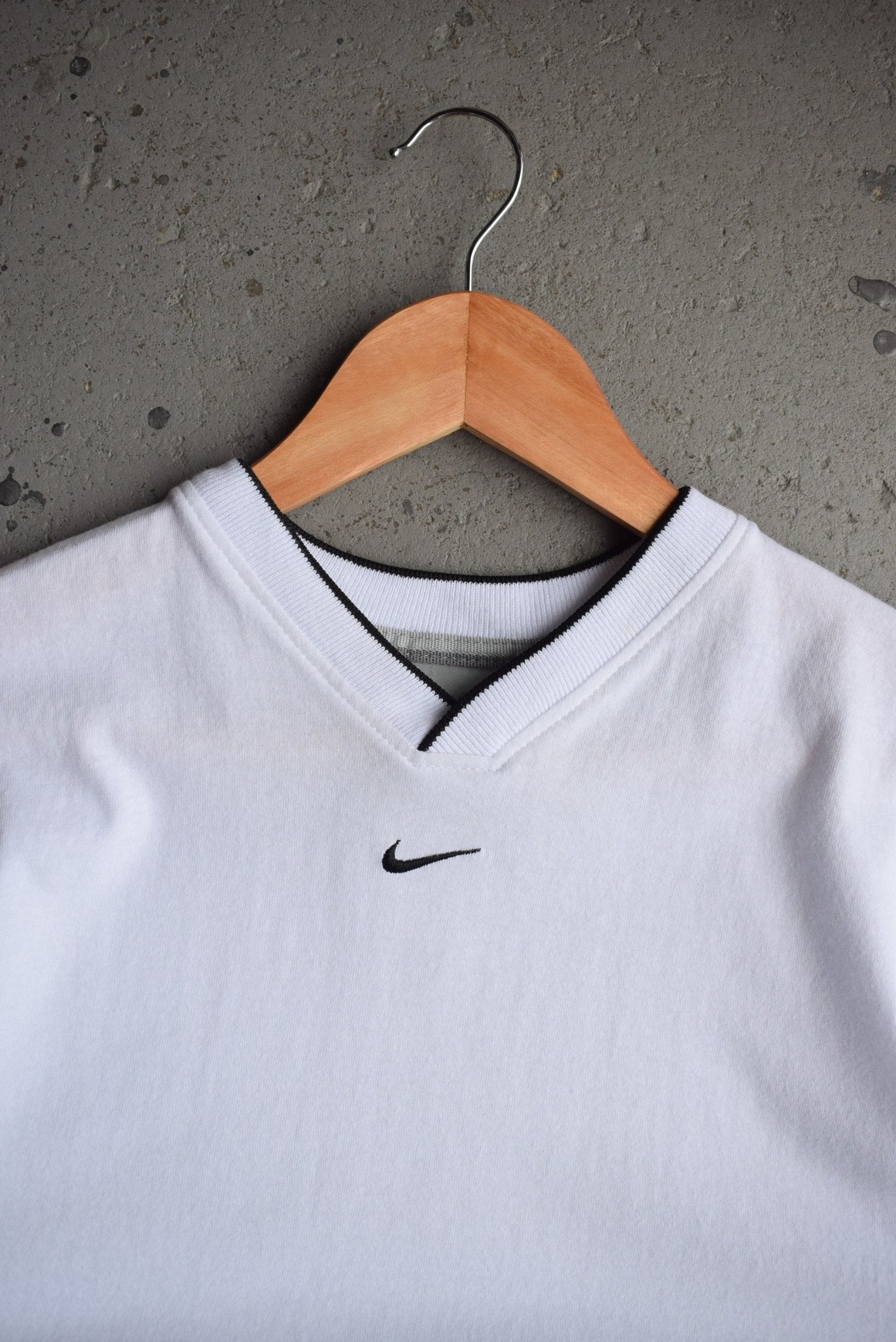 Vintage Nike Centre Swoosh Embroidered Tee (S) - Retrospective Store