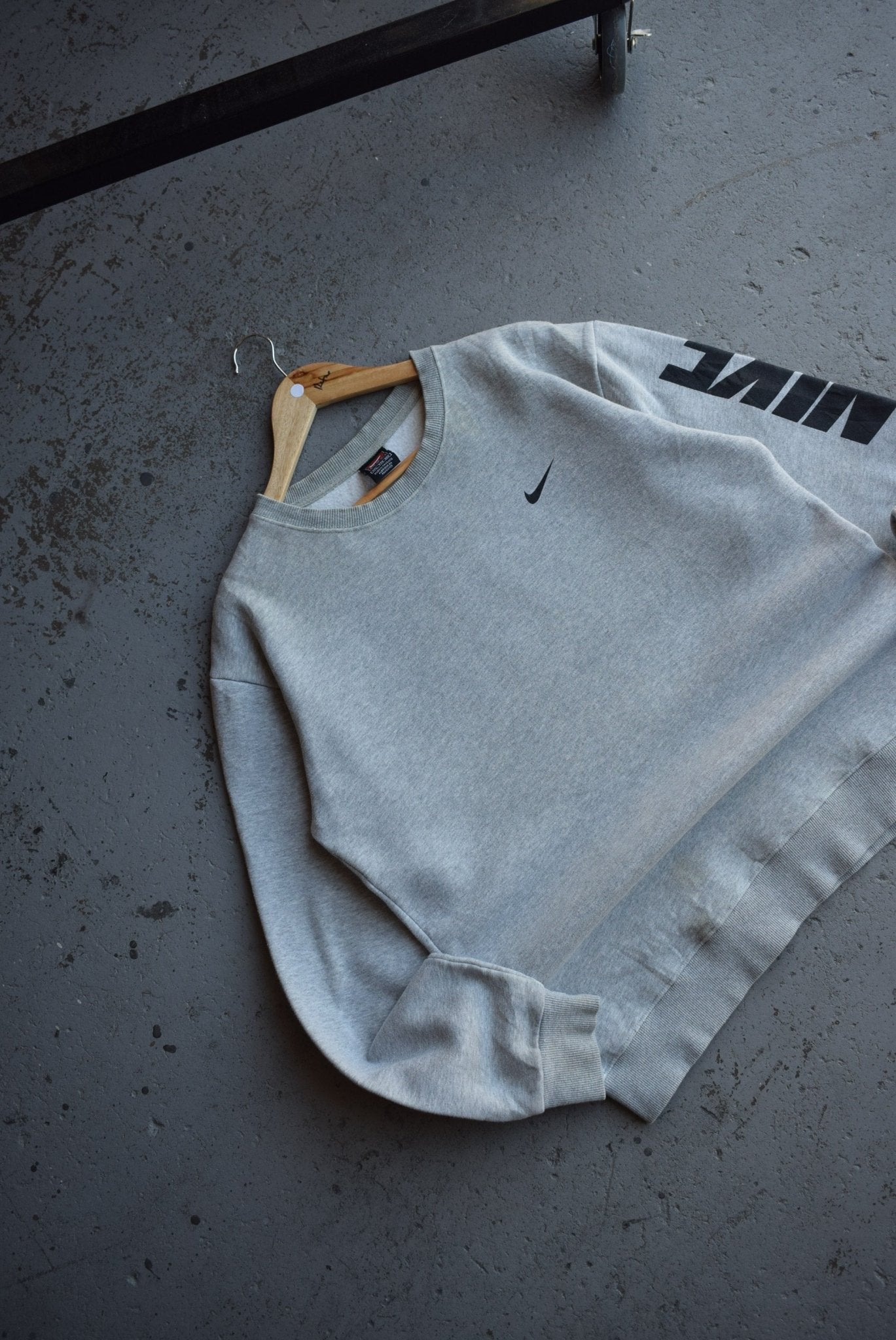 Vintage Nike Classic Logo Crewneck (M) - Retrospective Store