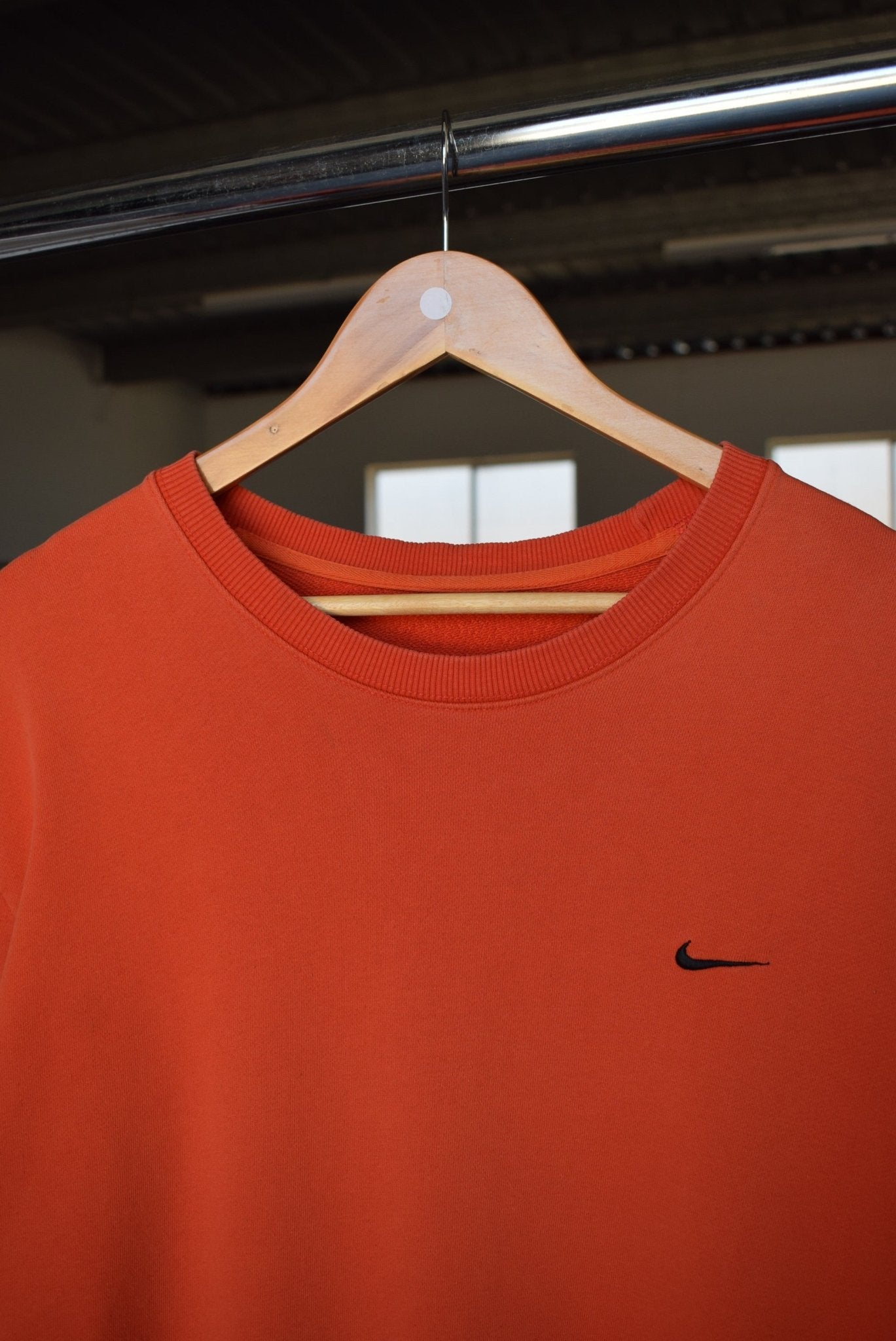 Vintage Nike Classic Logo Embroidered Crewneck (L/XL) - Retrospective Store