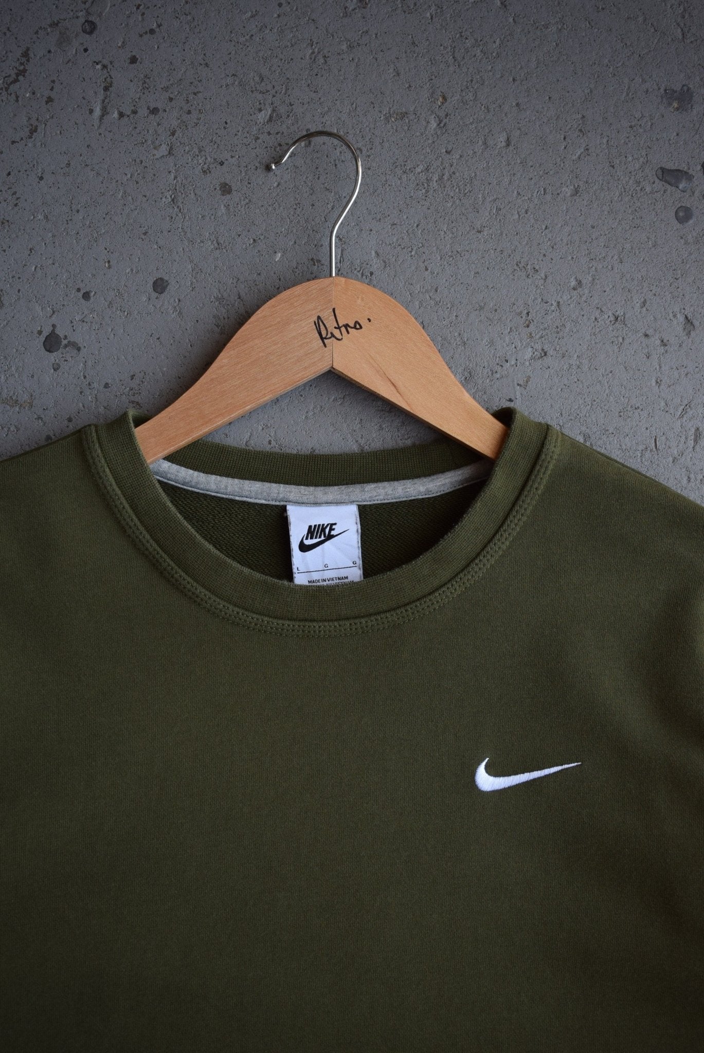 Vintage Nike Classic Logo Embroidered Crewneck (M) - Retrospective Store