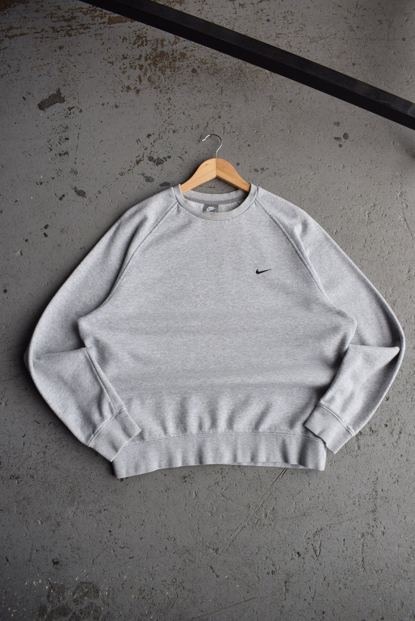 Vintage Nike Classic Logo Embroidered Crewneck (M/L) - Retrospective Store